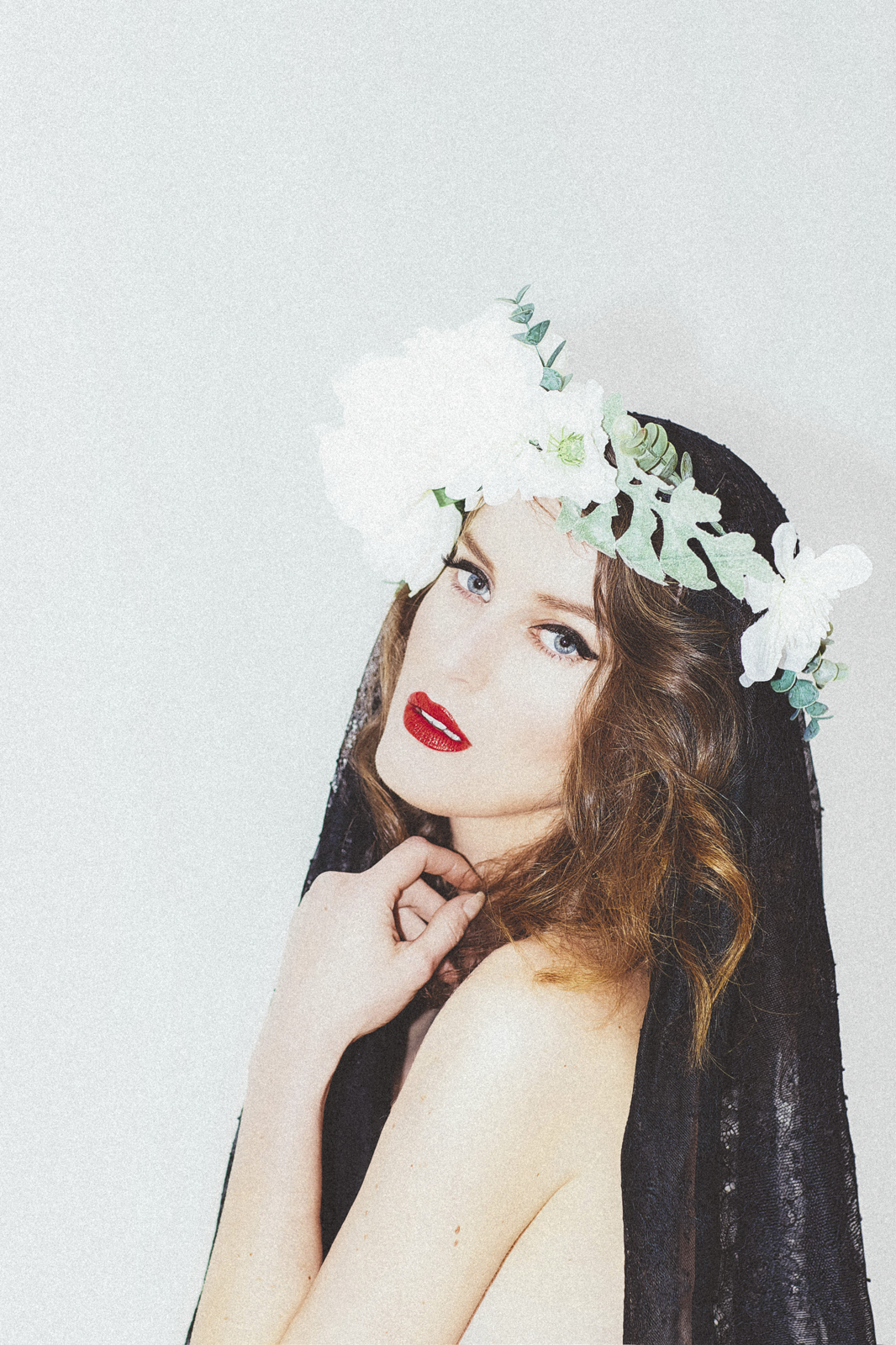 HOLLY-01.jpg