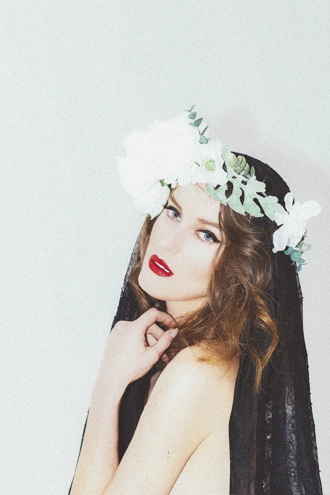 HOLLY-01.jpg