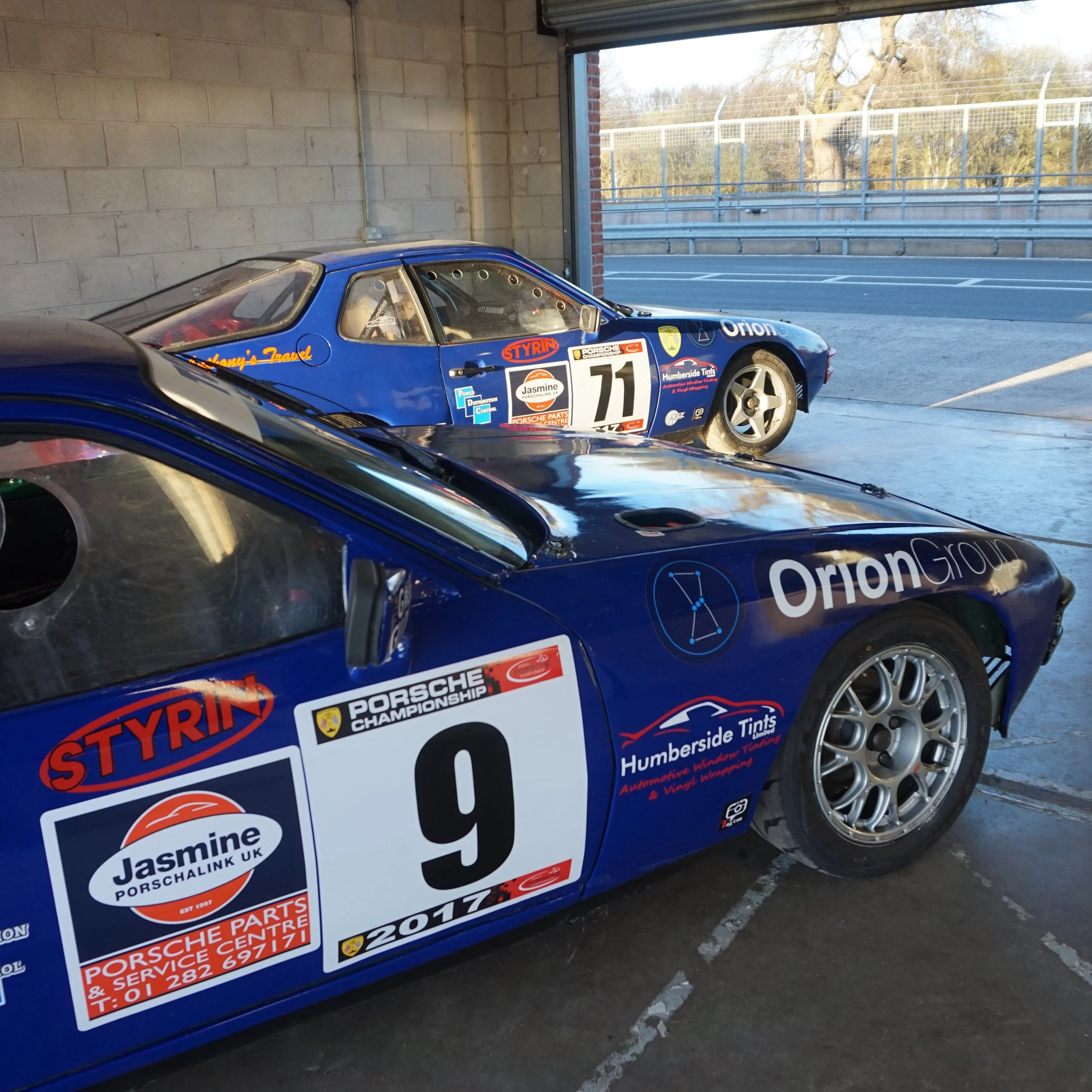 eq - CAR IN GUARGES (2).JPG