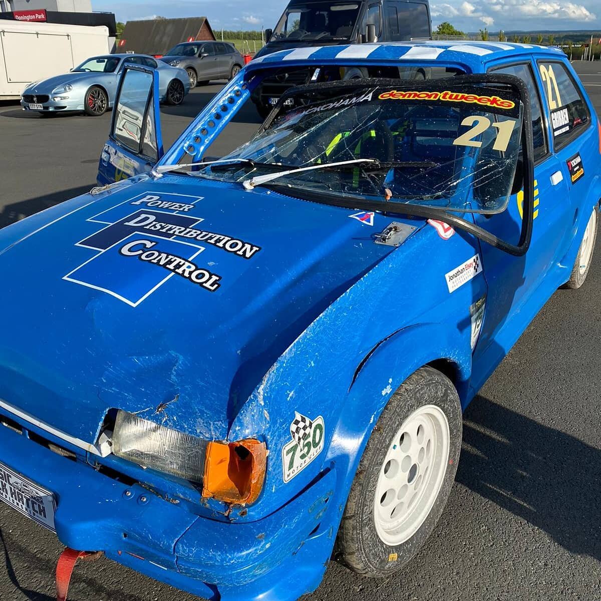 It was a heavy race 1 for Ian Gribben..

Great work by the team to get him back out for today's races at @doningtonpark 

More info and results here 😳 https://www.facebook.com/195853720812234/posts/1330354254028836/

#crash #bang #wallop #donington 