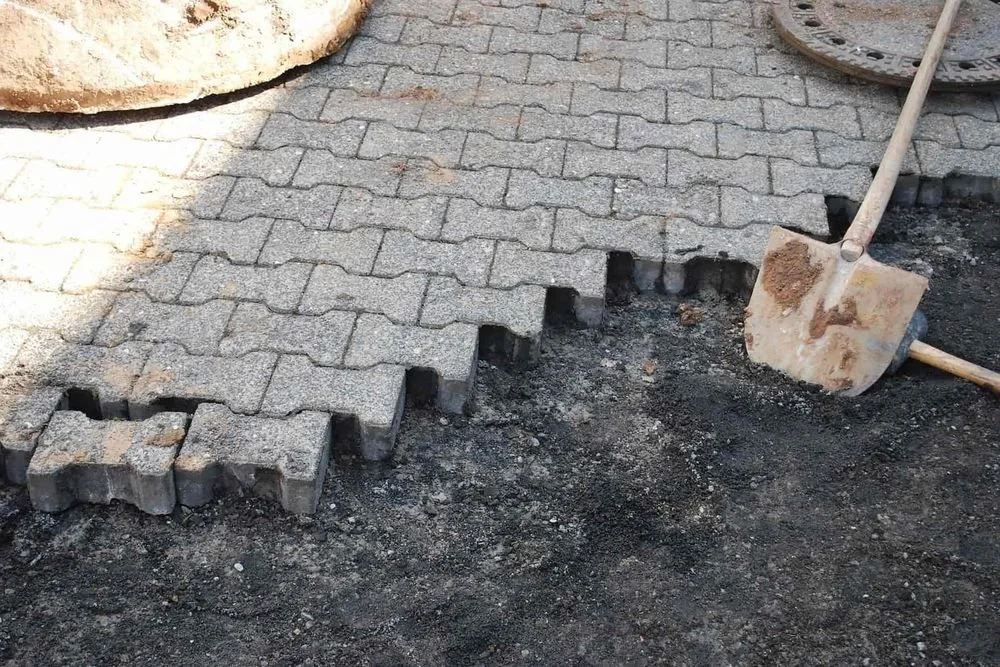 How to Lay Patio Pavers on Dirt — Aviara Pavers