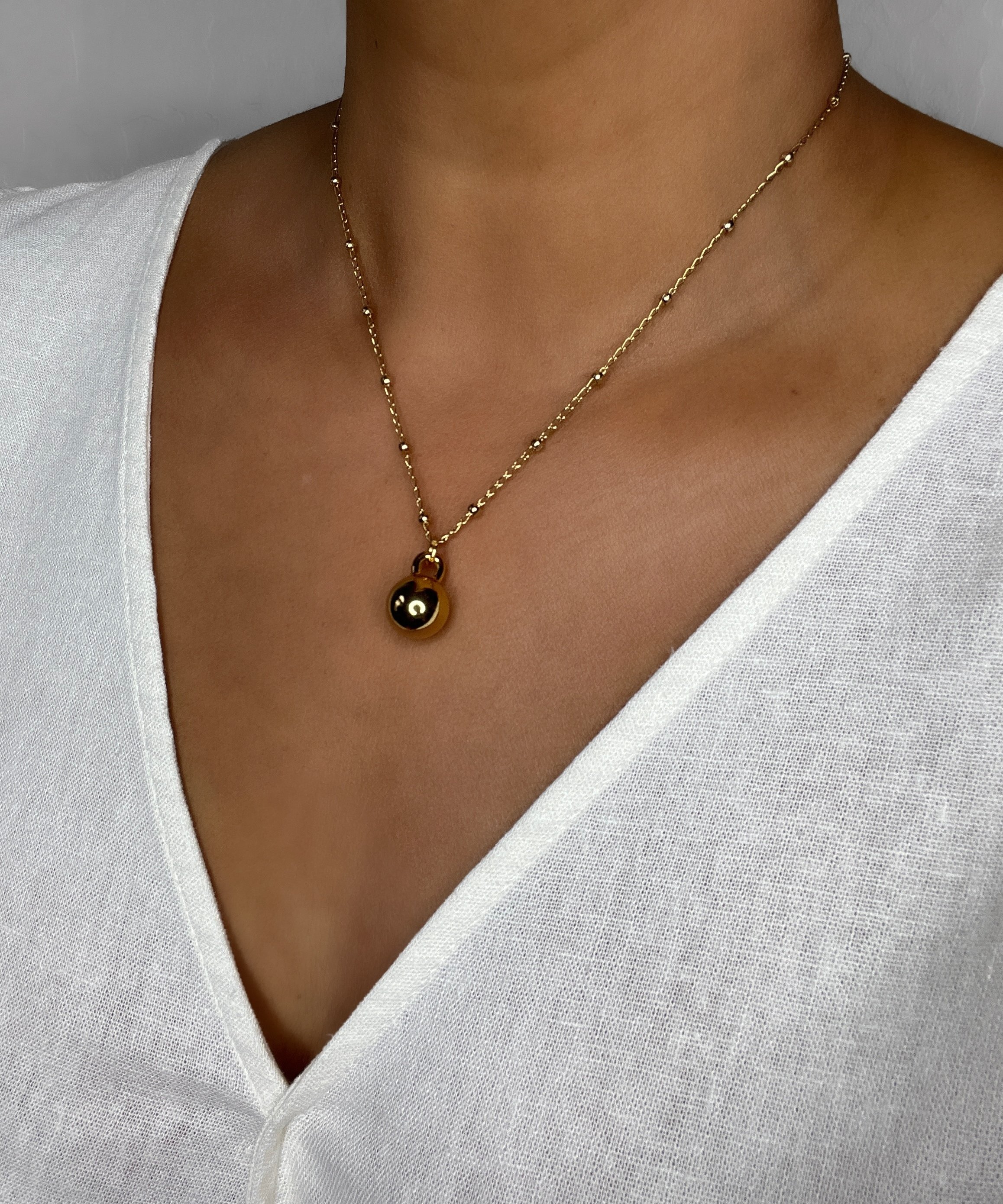 Gold Round Ball Necklace - Lovisa