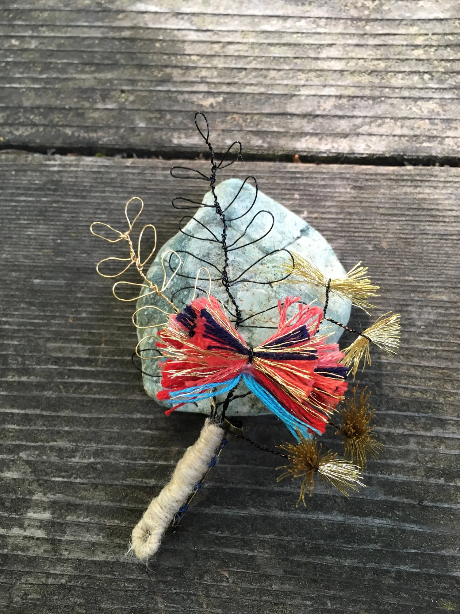 boutonniere pin gold mix no. 1