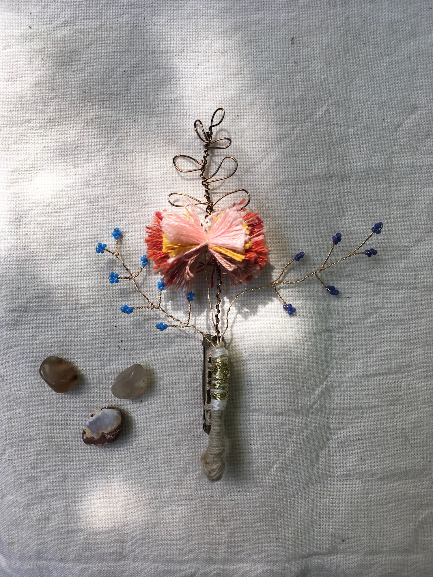 boutonniere pin peach no. 1