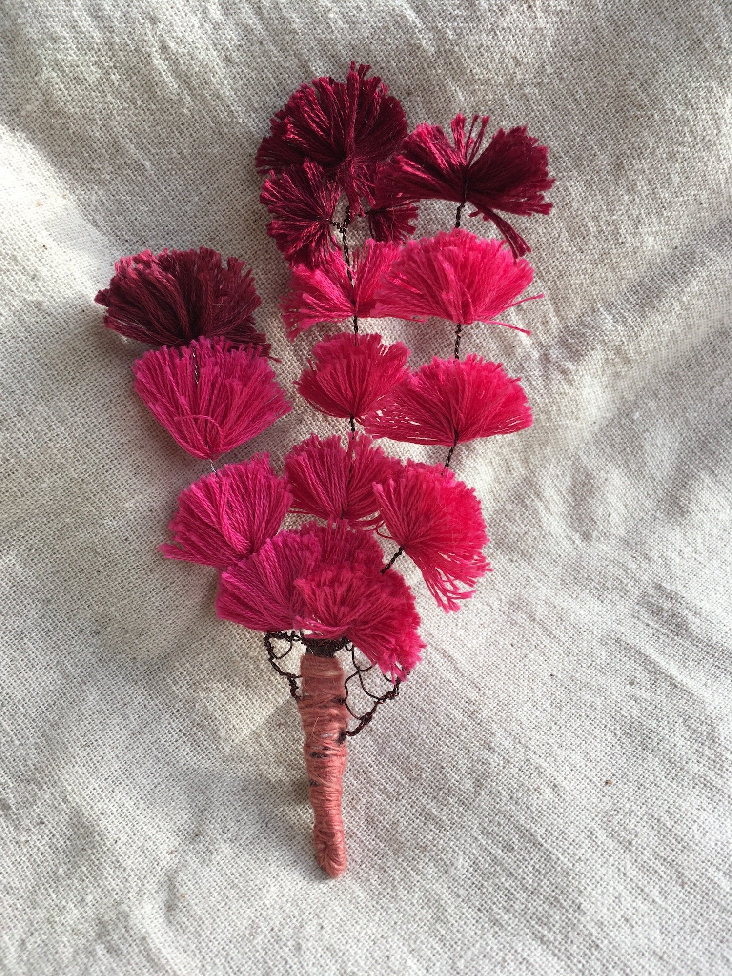 boutonniere - pin, vibrant fuchsia no. 1