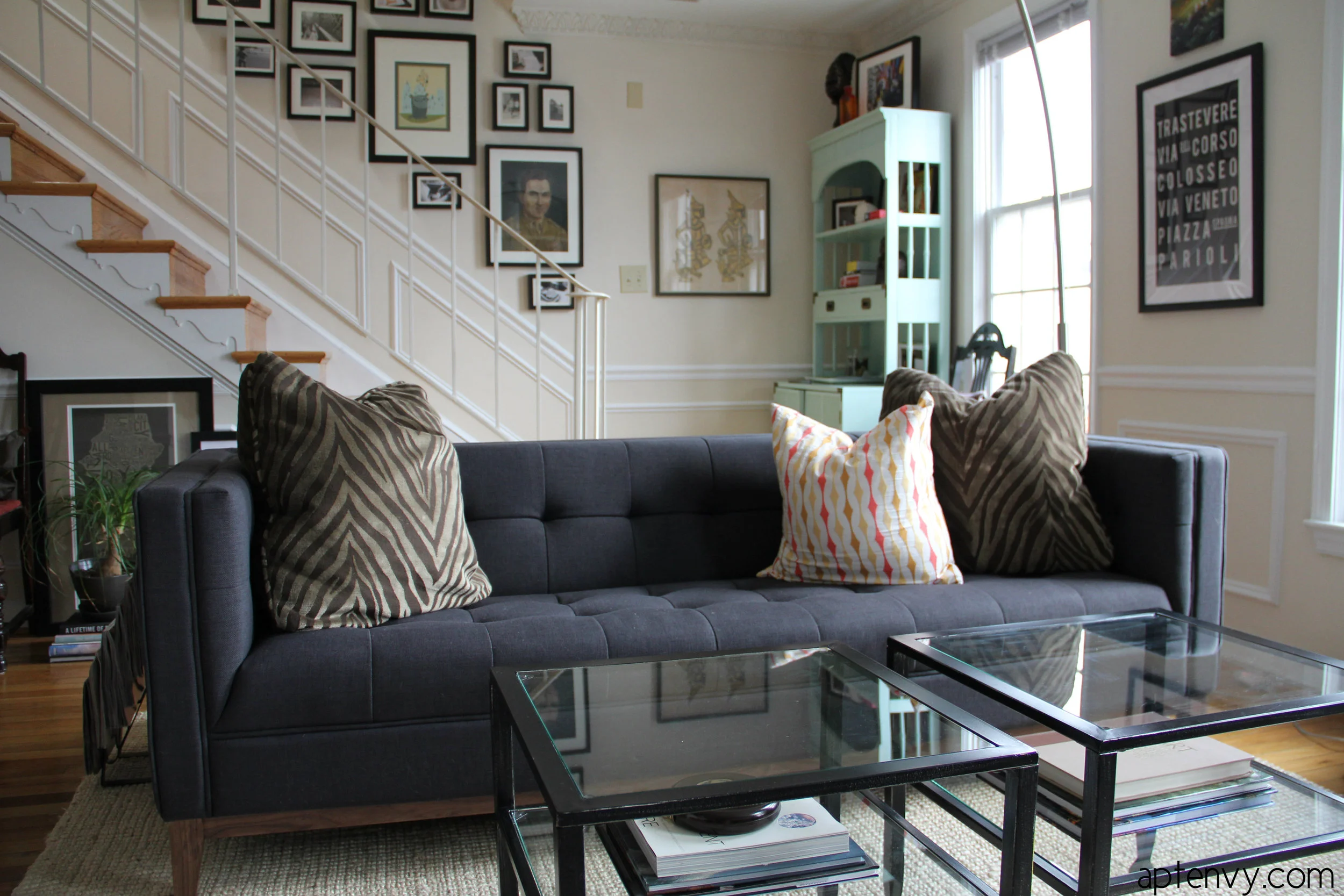 sofa-1.jpg