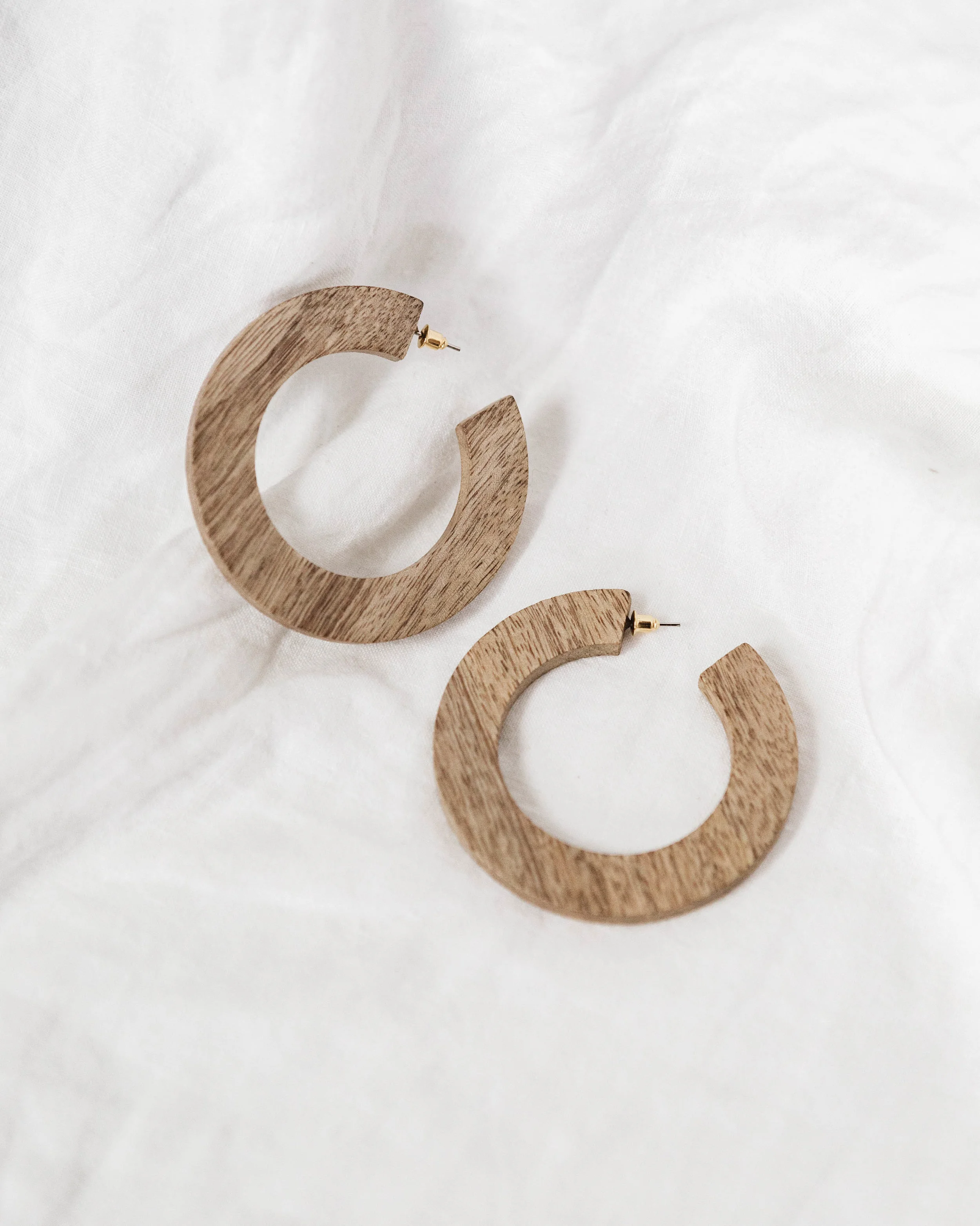 Earrings_OnLinen-20.jpg