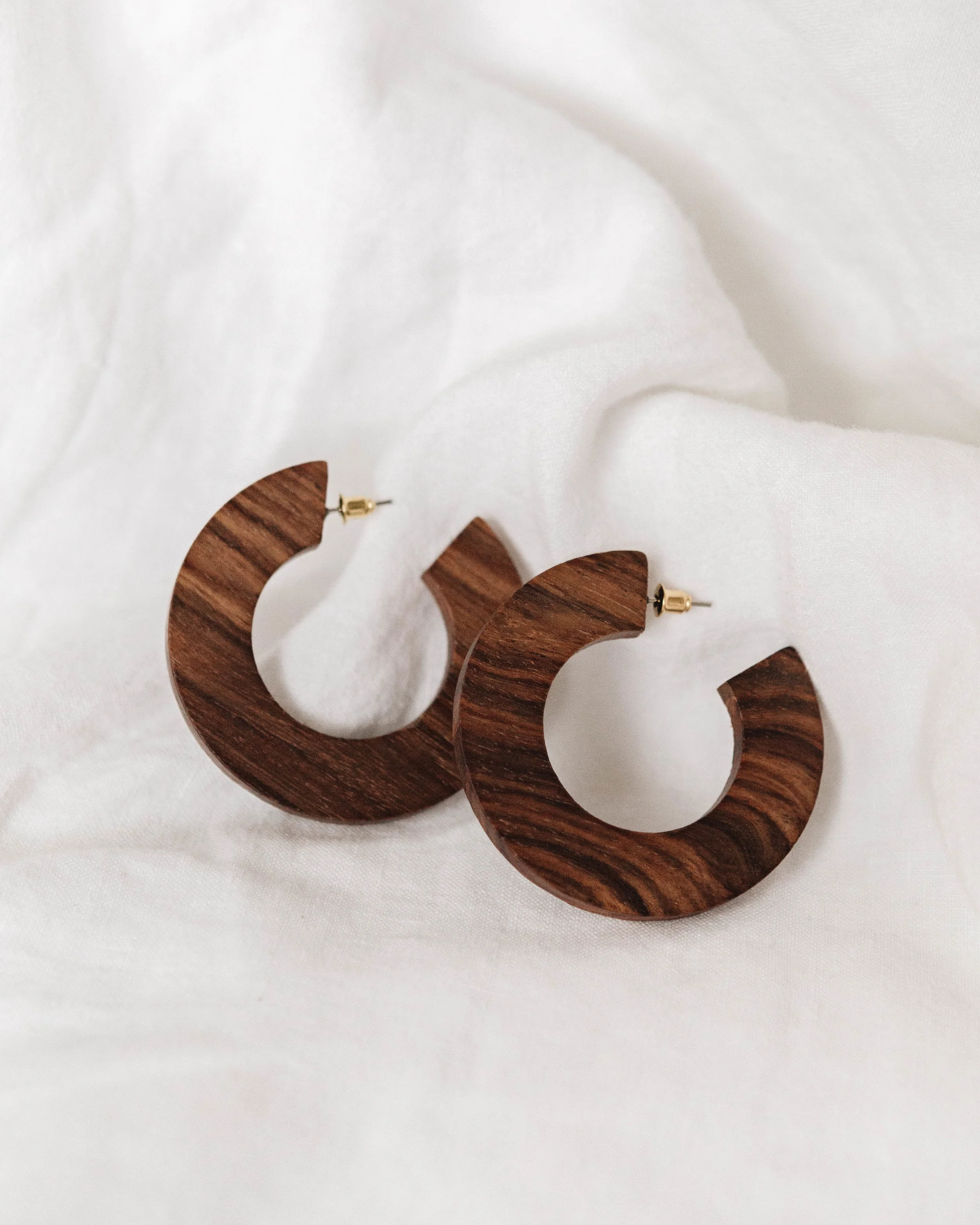 Earrings_OnLinen-2.jpg