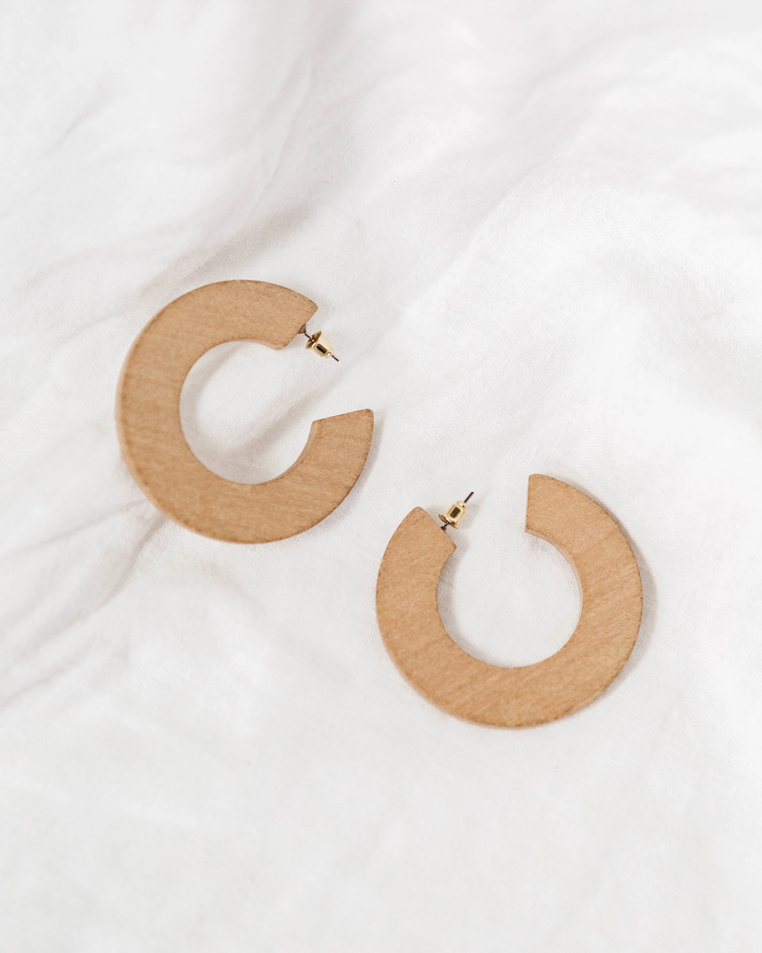 Earrings_OnLinen-16.jpg