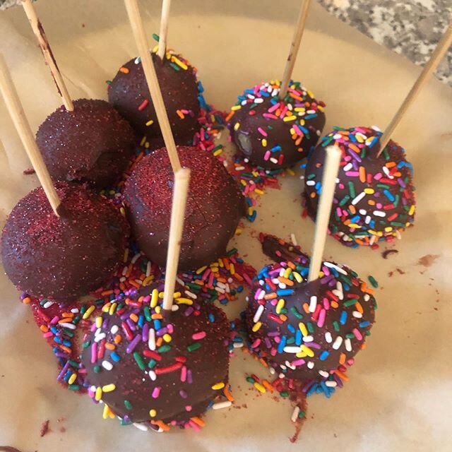 Seriously, Bella? Now cake pops! I don&rsquo;t even have a picture of the ridiculous Oreo brownies CC made because they didn&rsquo;t last that long! 😝 if Kevin wasn&rsquo;t  so bored, he&rsquo;d stop making store runs and enabling my little baking f
