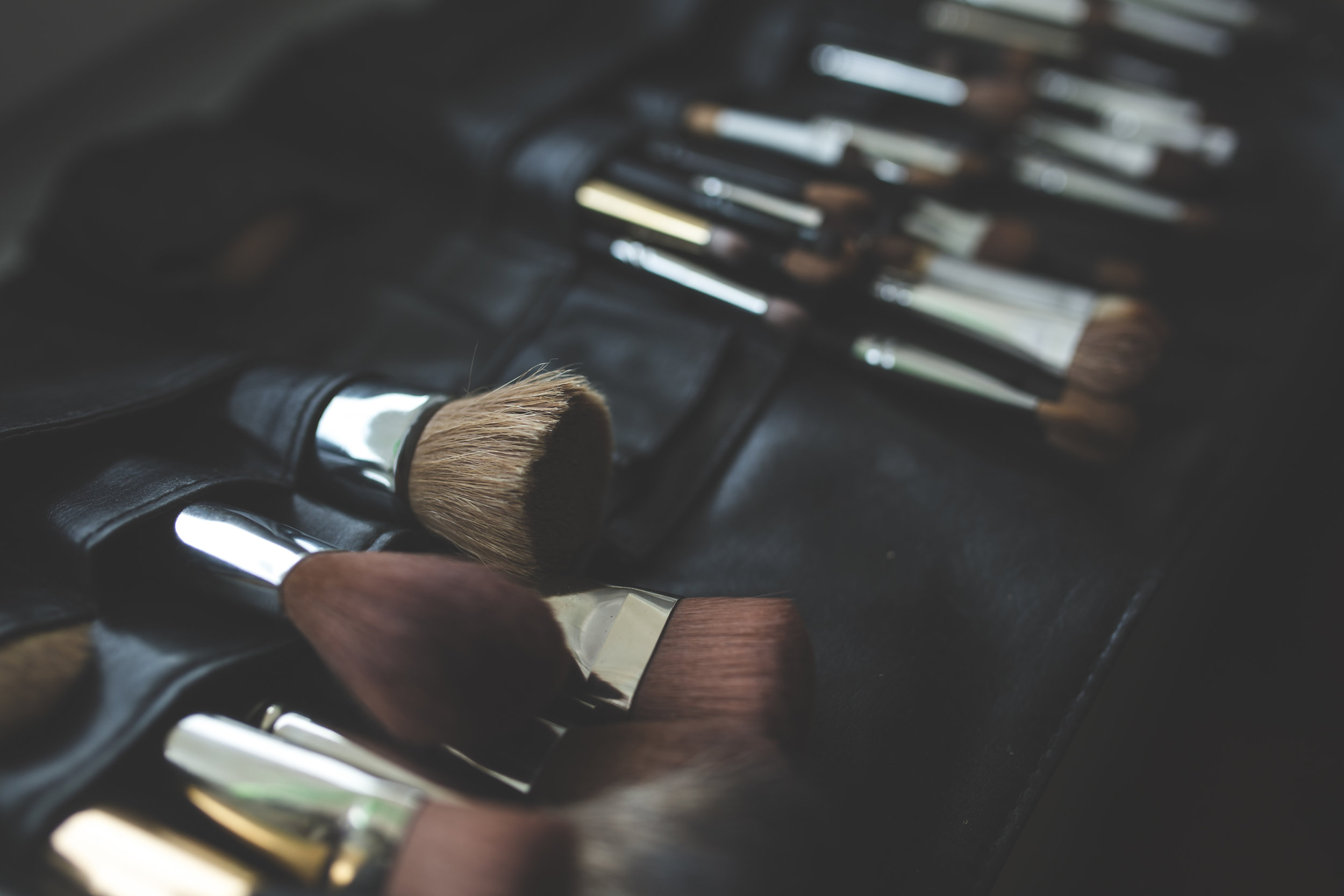 brush-makeup-make-up-brushes.jpg