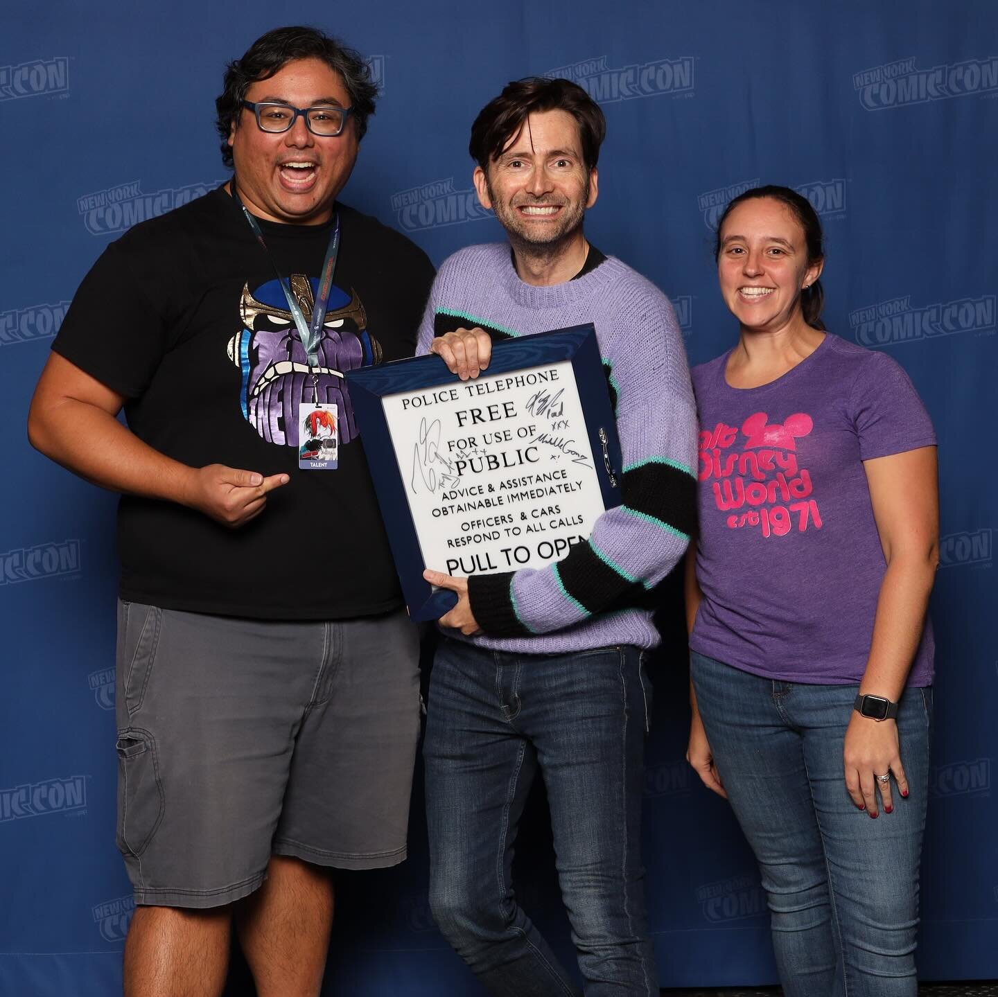 An impromptu anniversary trip to #NYCC, courtesy of @craychelnewman, added @michellegomezofficial to the #tardis door as well as a shot with the #10thdoctor himself, #davidtennant! Next time, we&rsquo;ll hopefully add him to it.