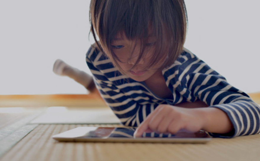 How can a game foster a growth mindset in kids?