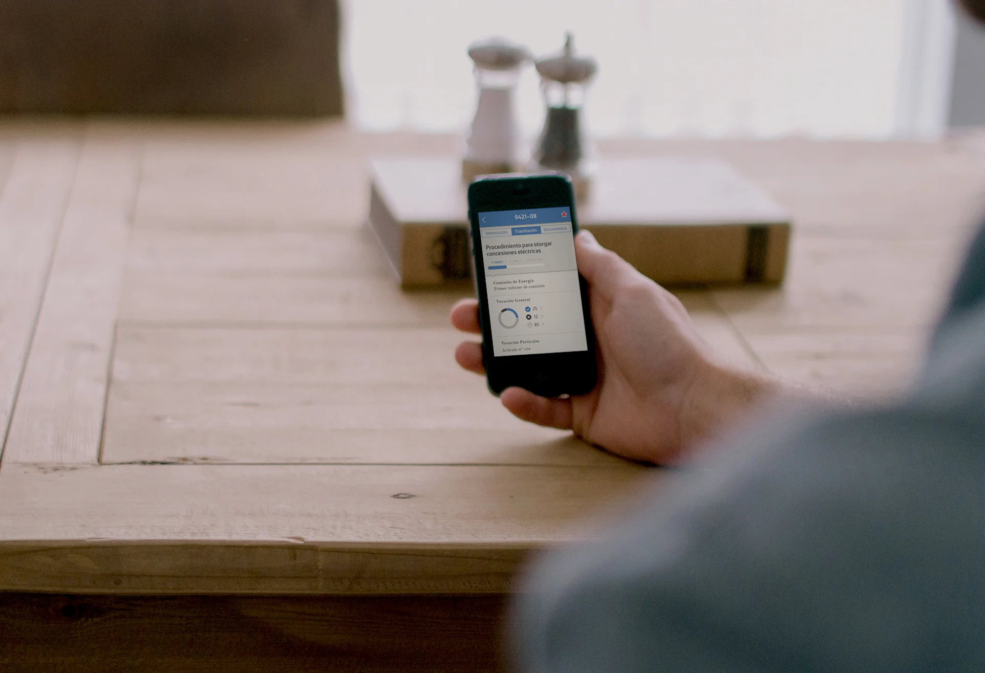 How to inform and engage citizens in Congress's decisions?