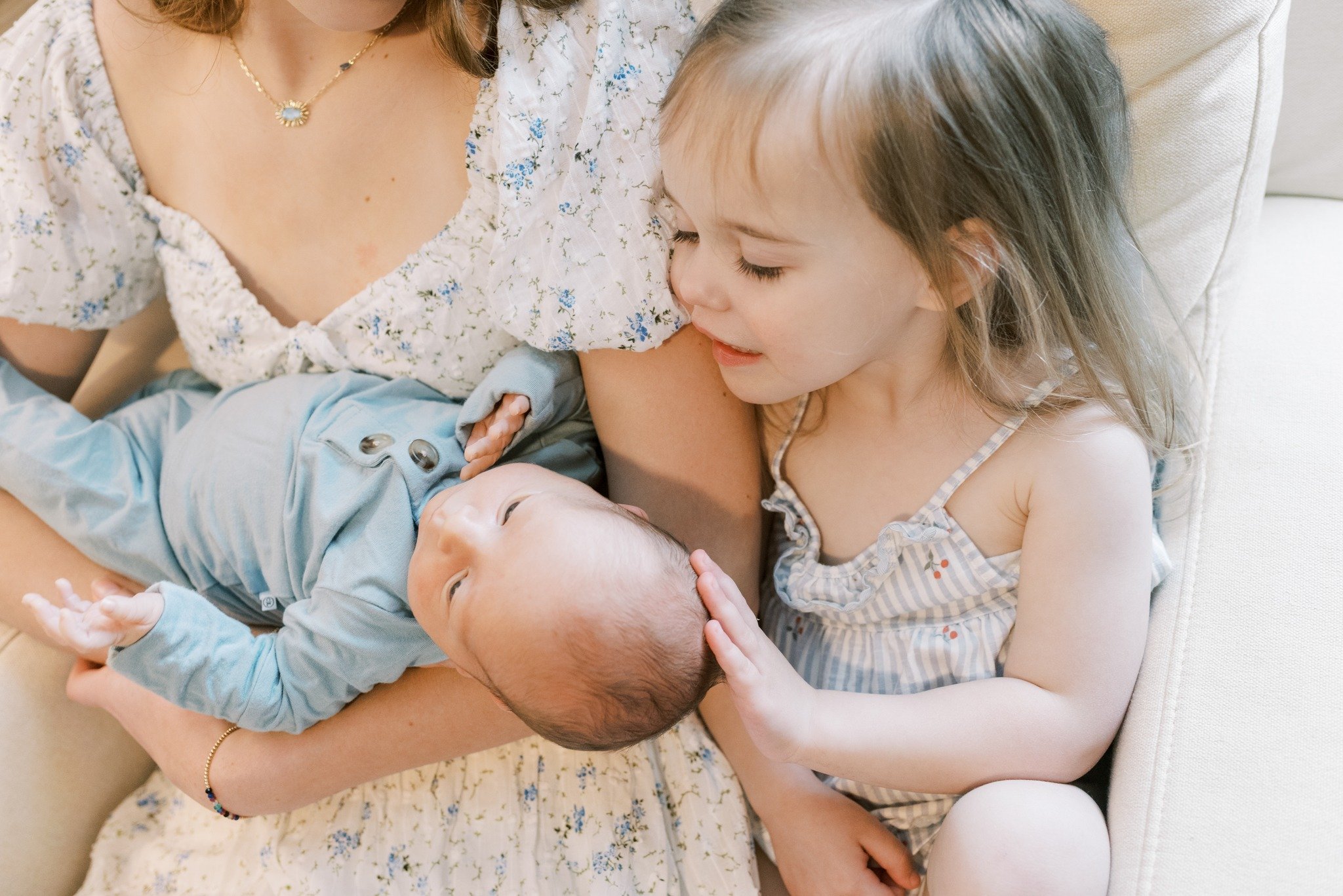 Happy International Family Day! 

It has been an interesting few weeks on my end, but excited to get back into the swing of things :)

 #atlanta #atlantafamilyphotography #atlantafamily #atlantafamilyphotographer
