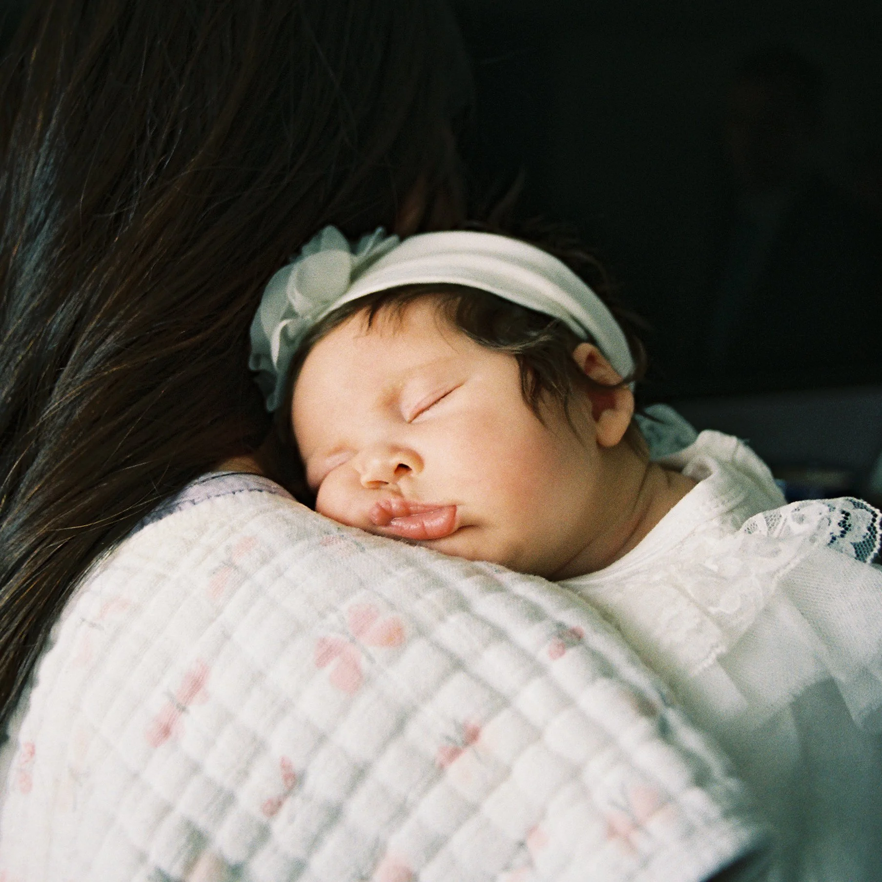 There's absolutely nothing sweeter than that newborn squish 🥹💕

In-home newborn sessions are some of my absolute favorite to photograph✨  Without the stress of getting the baby out to a location for a shoot, parents are free to soak up all the newb