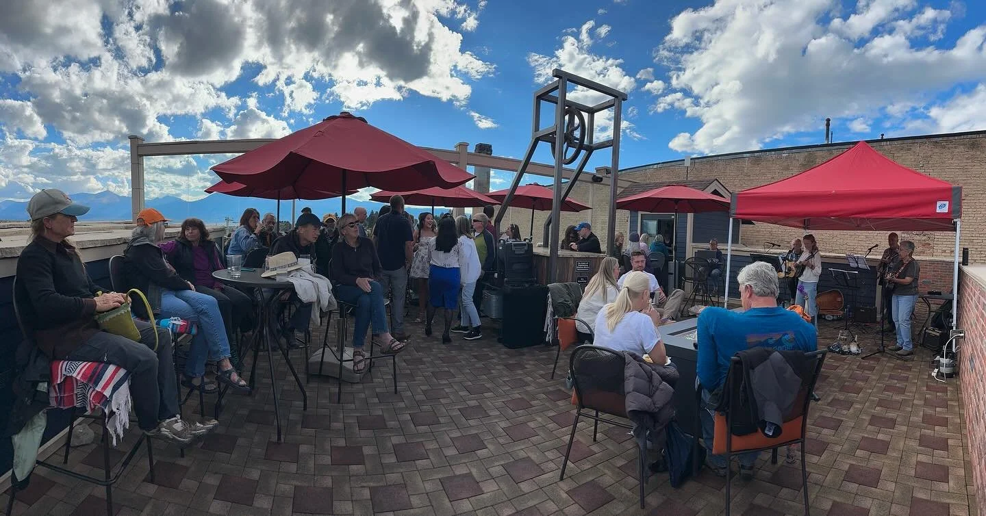 Another beautiful night of live music on the rooftop! Rockin&rsquo; with the Leadtones. #rooftopparty 🎶 #treelinekitchenleadville #leadville #leadvillecolorado