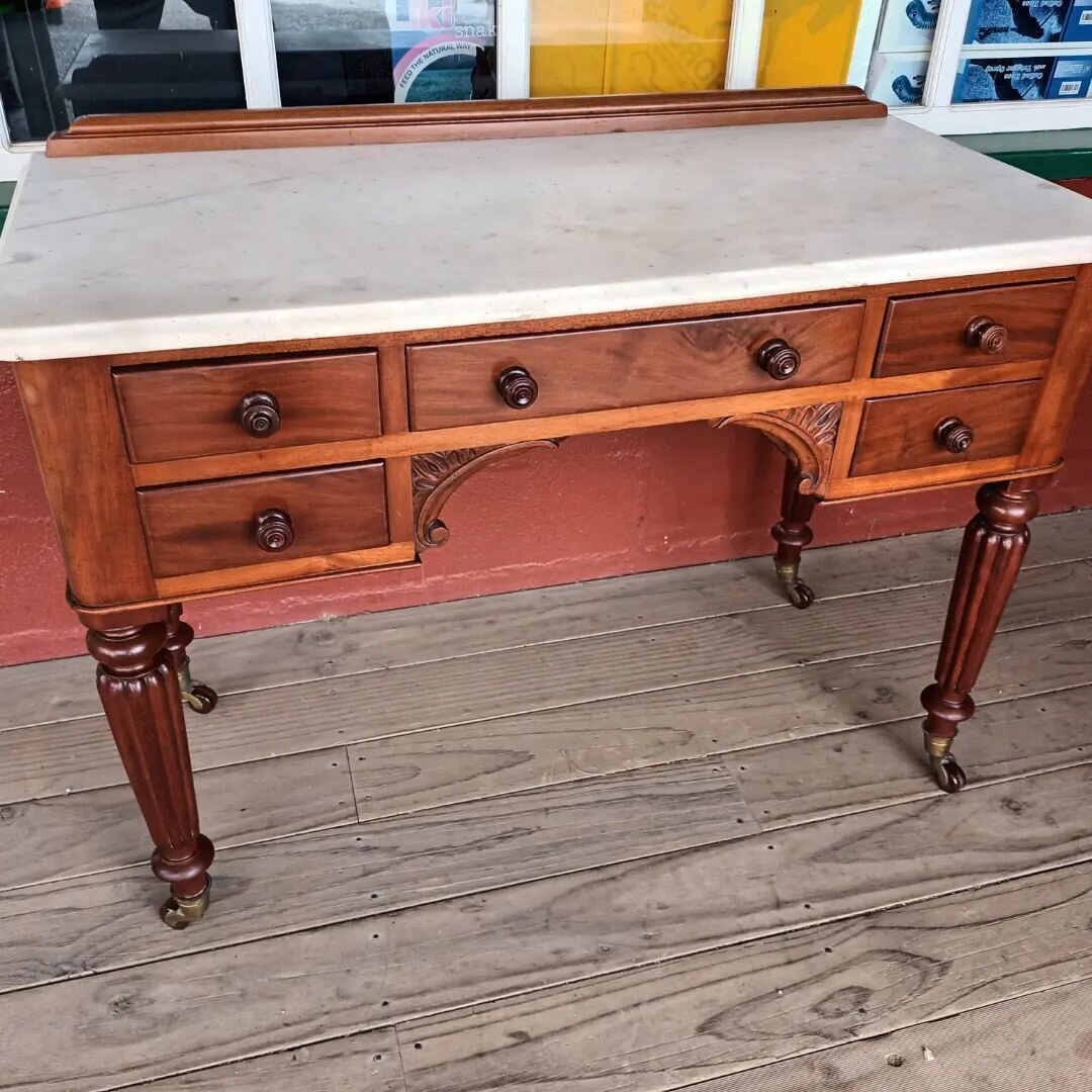 Beautiful 1870s English Mahogany hall table or desk with Marble top. DM me if interested. 
#undercoverupholstery #antique #antiquedesk #Dural #hillsdistrict