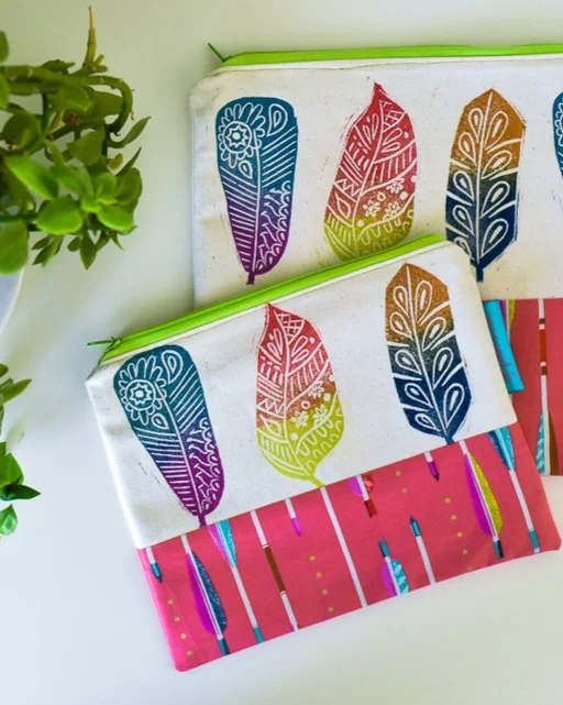Cosmetiquera con estampado textil