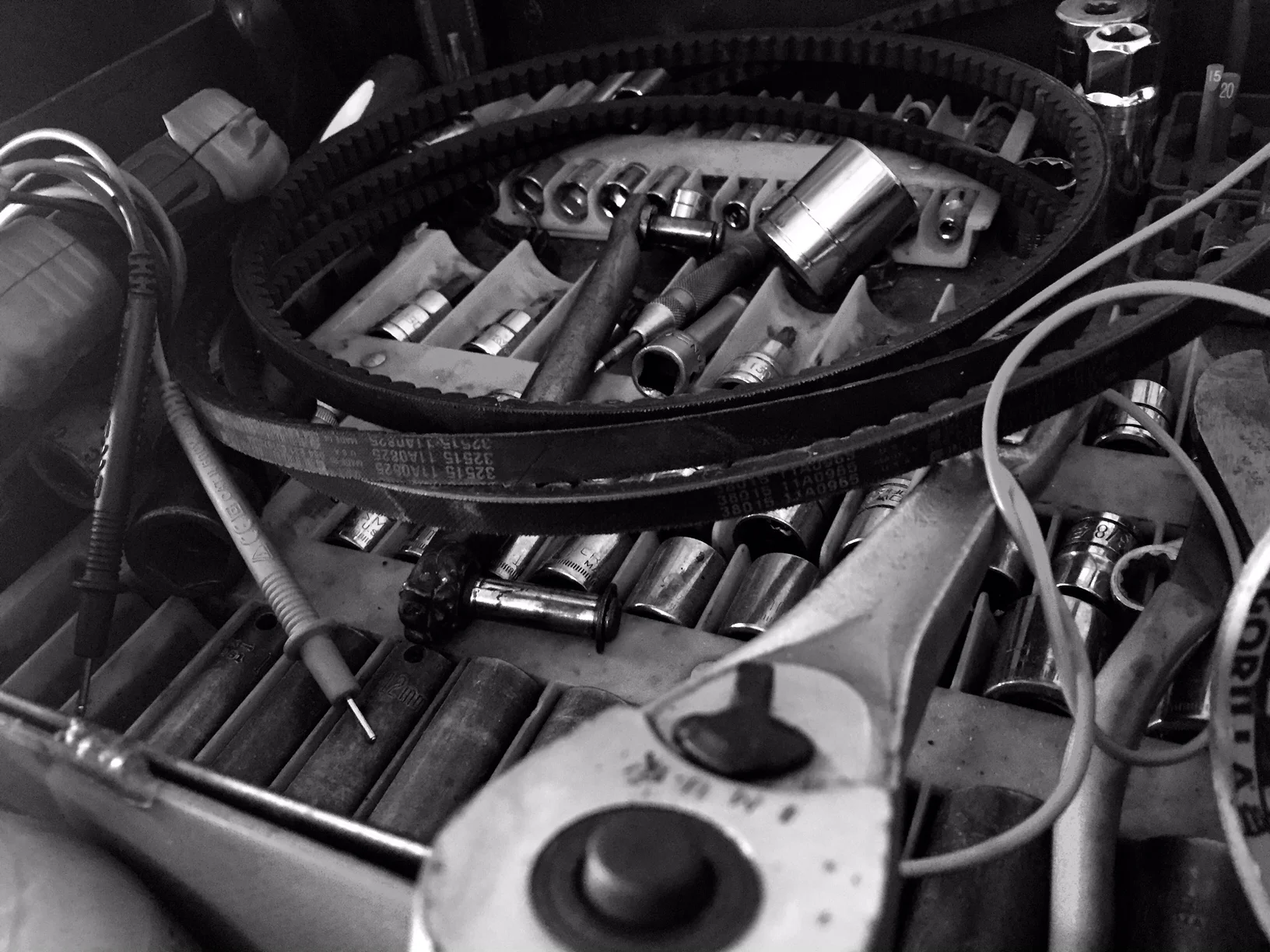 black-and-white-mechanics-tools-garage-new-braunfels-texas