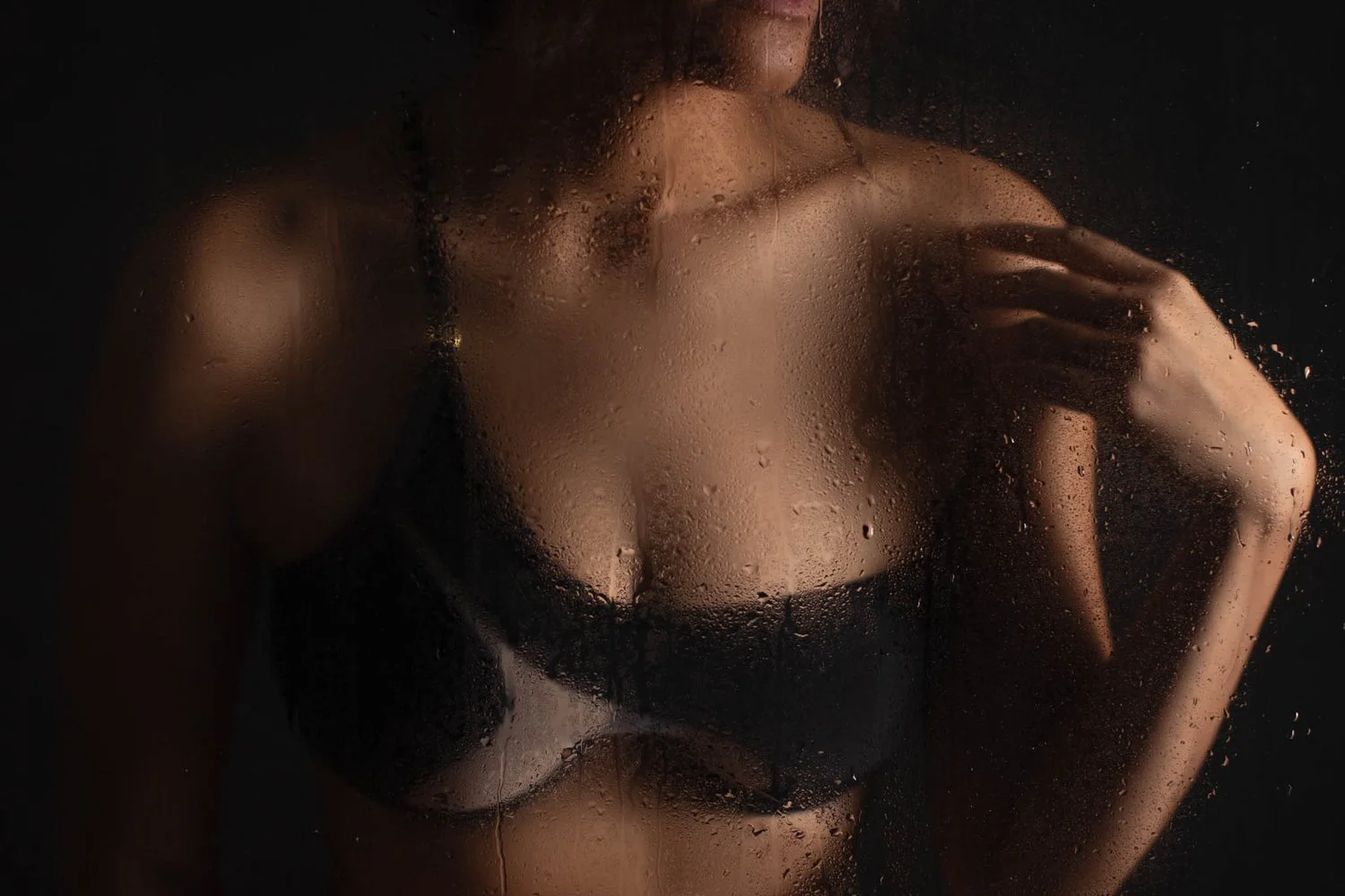 faux shower photo woman in bikini top / Photo by Erin Valkner Photography of New Braunfels, Texas. See more at www.erinvalknerphotography.com/blog