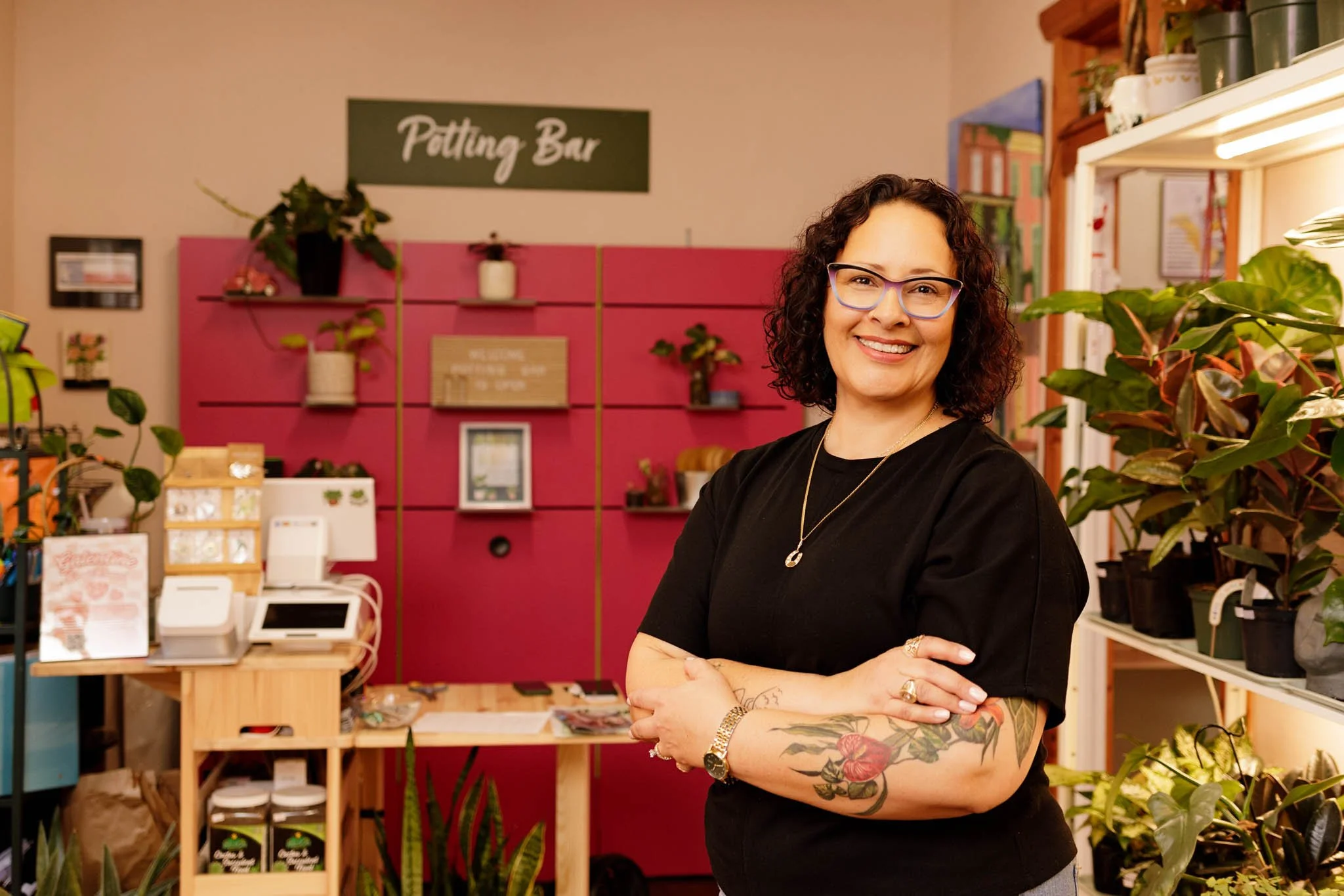 Headshot of Una Alexander, Owner of Plant Culture Potting Bar, in New Braunfels Texas by Erin Valkner Photography / Photo by Erin Valkner Photography of New Braunfels, Texas. See more at www.erinvalknerphotography.com/blog