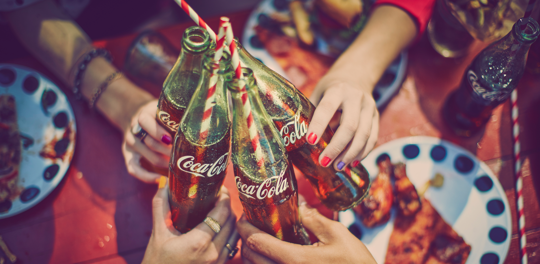 At Geometry Global/Rio we had the honor to create the latest global shopper campaign for Coca-Cola's repositioning. “Taste the Feeling” puts the focus back on the product and combines the functional and the emotional by telling universal stories with the product at the center of them. It’s about the simple pleasure of drinking a Coca-Cola and have a good time with your frinends and family. 