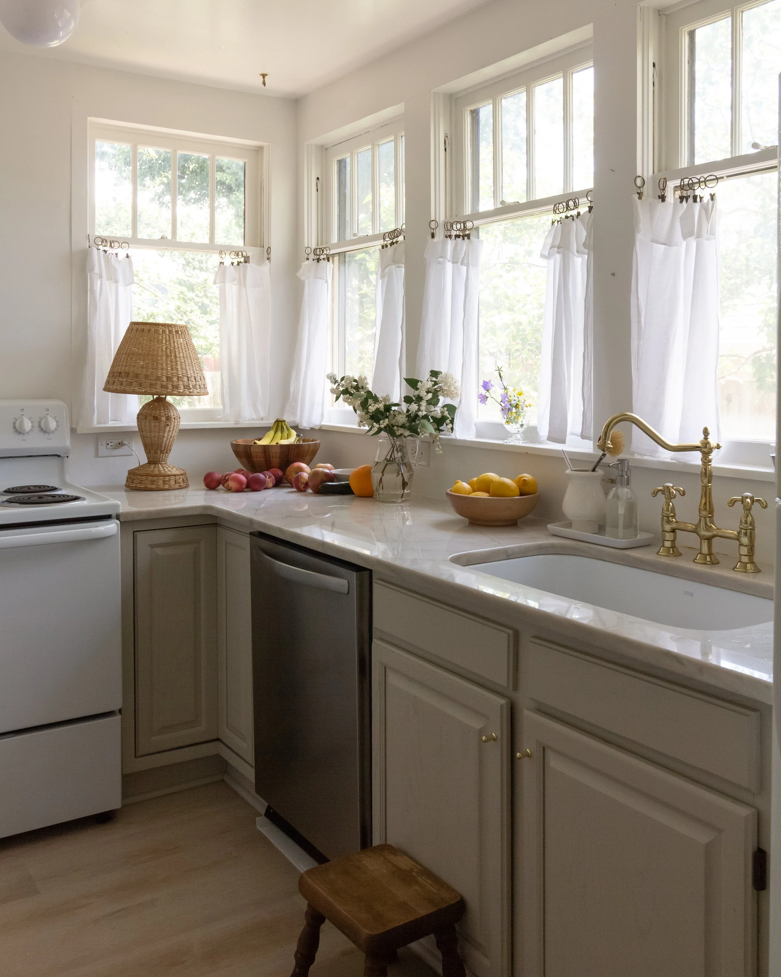 no-sew-cafe-curtains-diy-chloe-rey