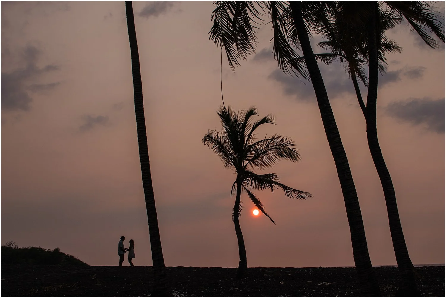 black-sand-beach-sunset-session-photos-by-aloha-zoe-photography_0005.jpg