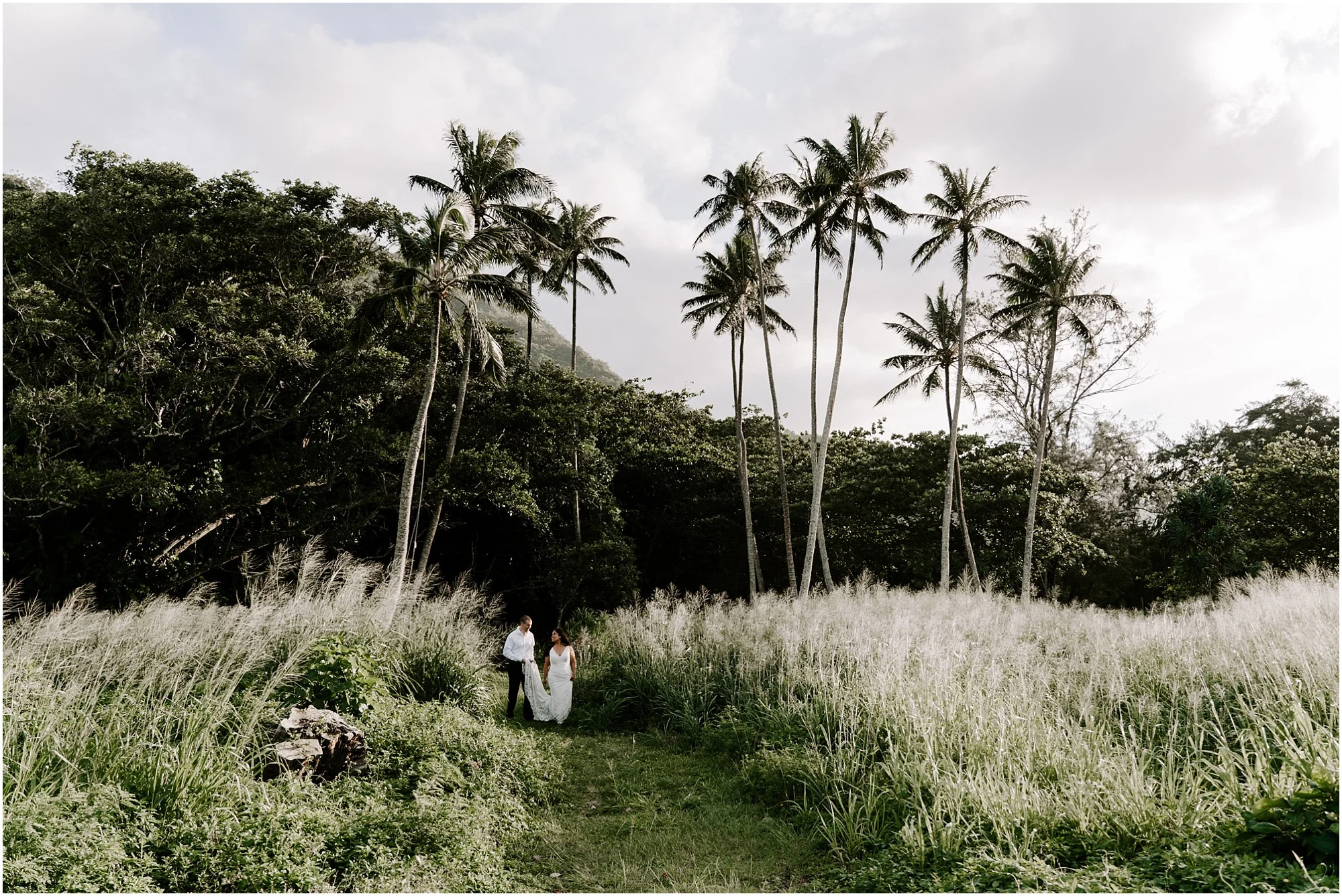 oahu-intimate-bridal-adventure-session_0001.jpg