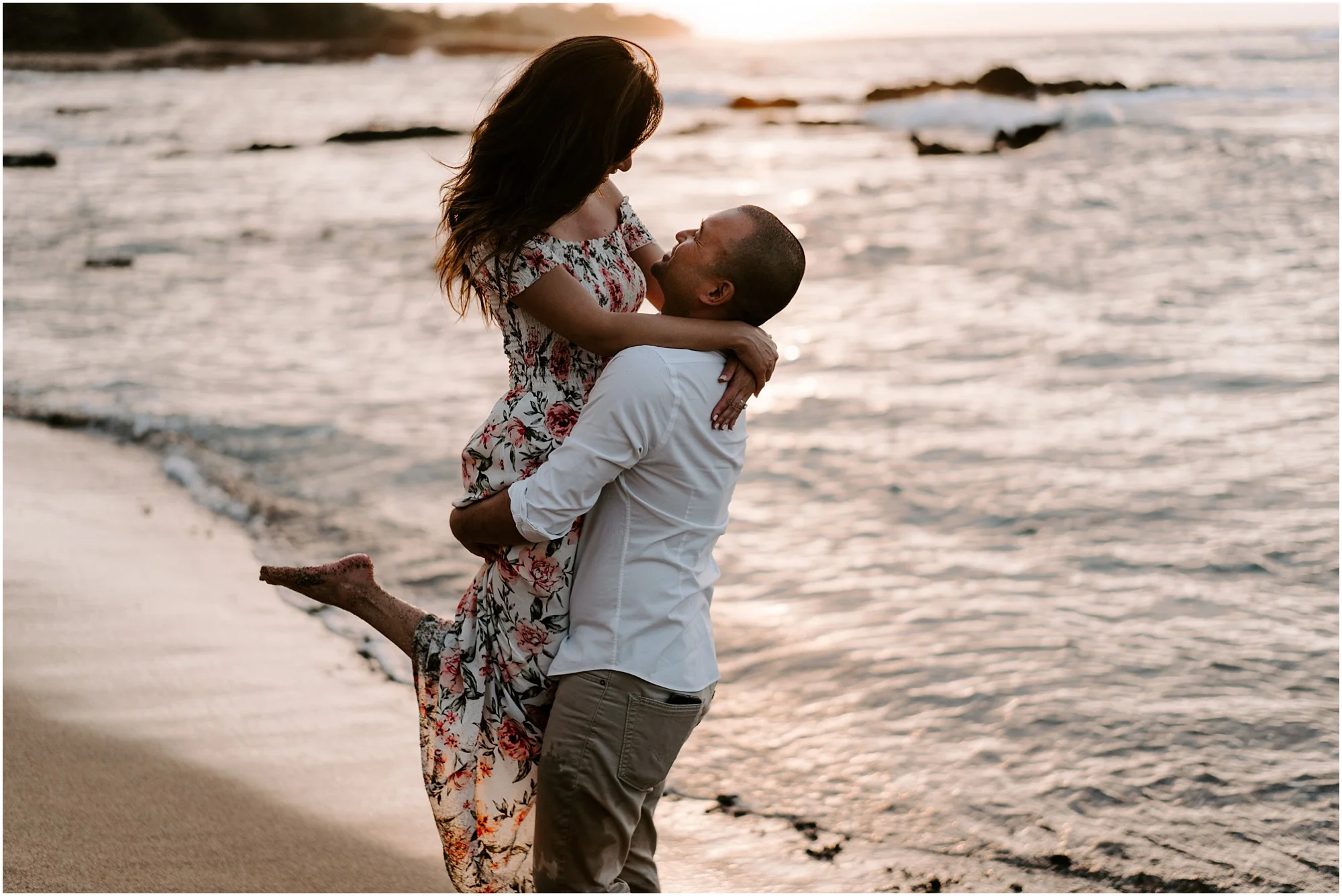 hawaii-elopement-photographer-beach-couples-session_0018.jpg
