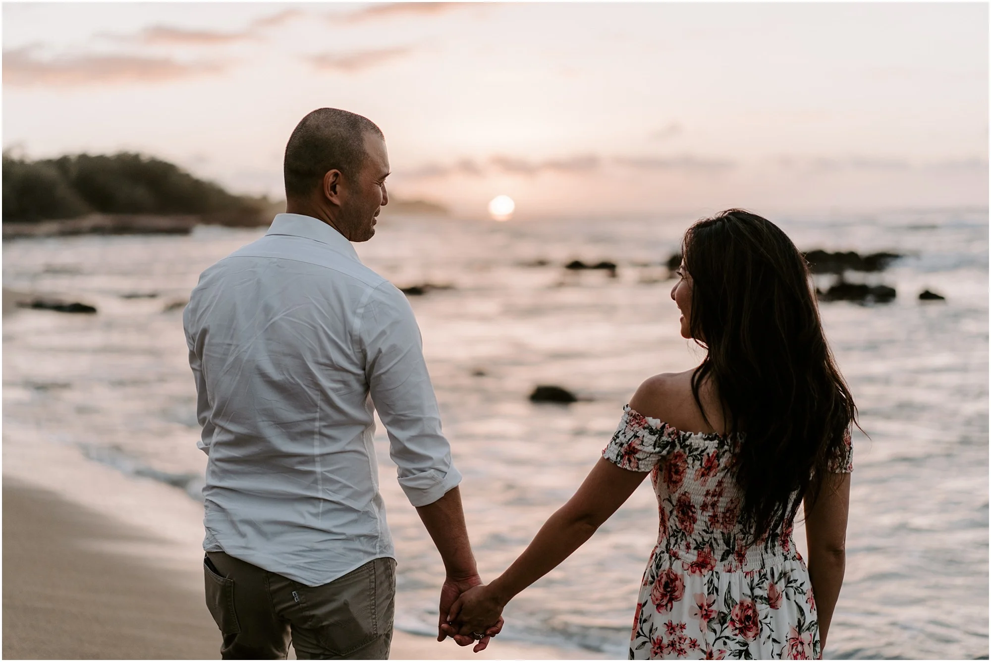 hawaii-elopement-photographer-beach-couples-session_0024.jpg