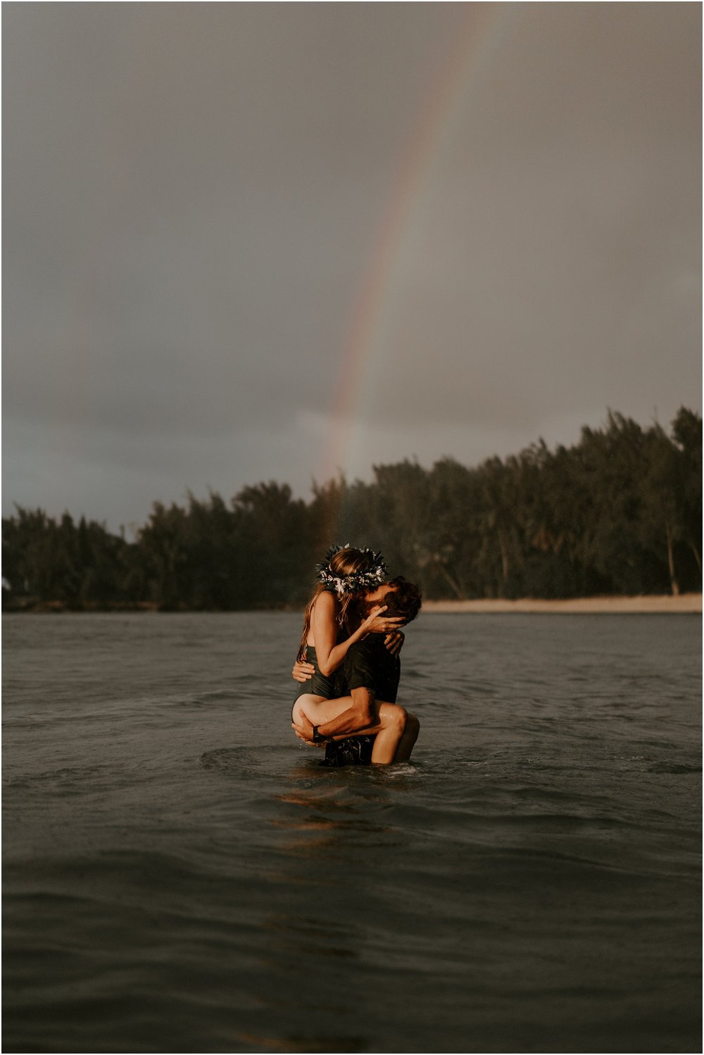 oahu-engagement-session-hawaii-elopement-photographer_0028.jpg