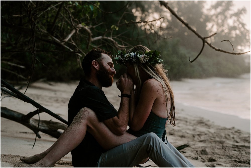 oahu-engagement-session-hawaii-elopement-photographer_0030.jpg