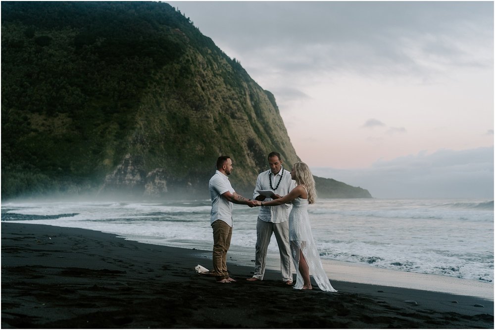 waipio-valley-wedding-hawaii-elopement-photographer_0010.jpg