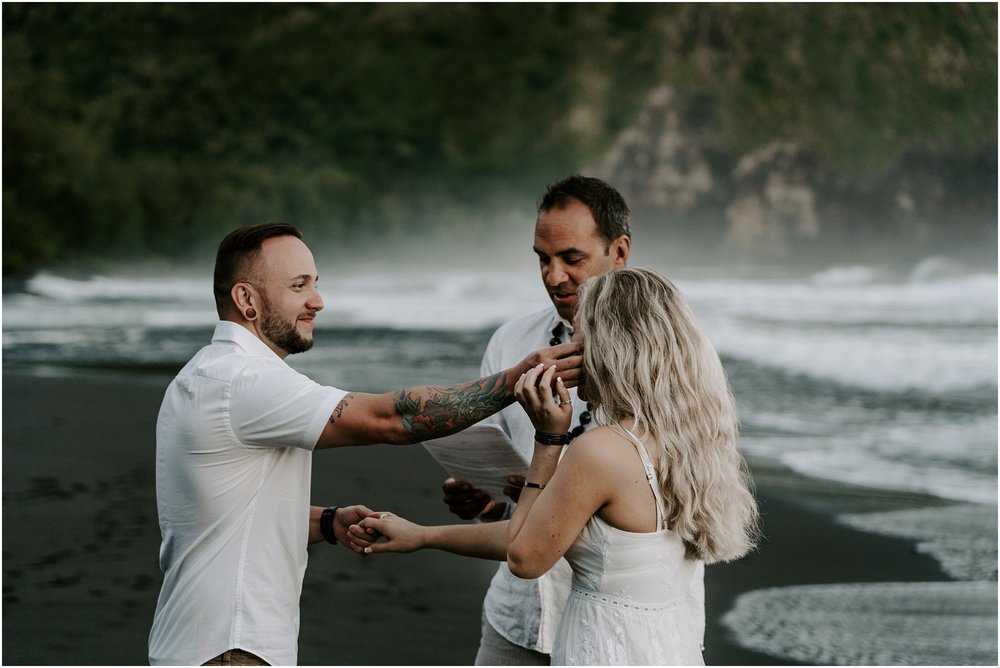 waipio-valley-wedding-hawaii-elopement-photographer_0014.jpg