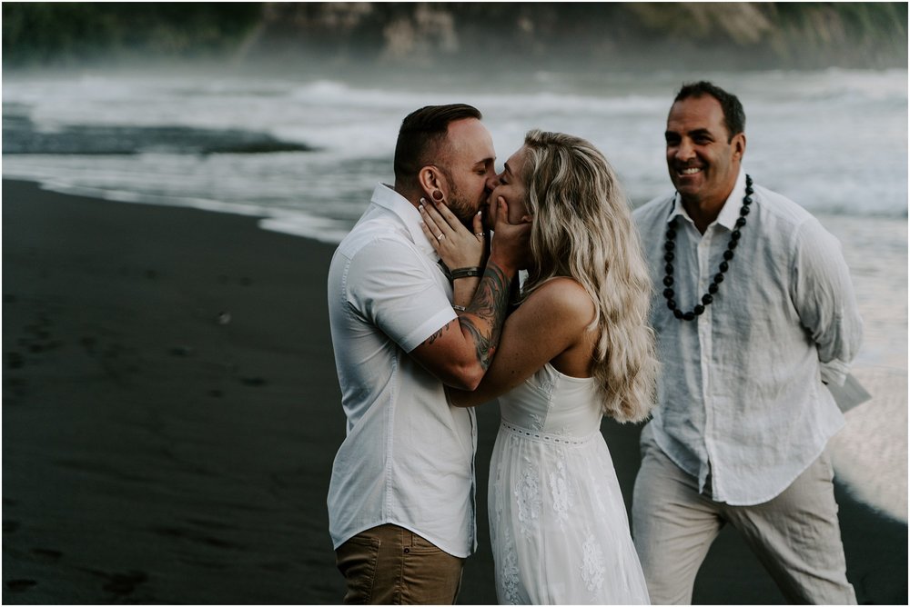 waipio-valley-wedding-hawaii-elopement-photographer_0029.jpg