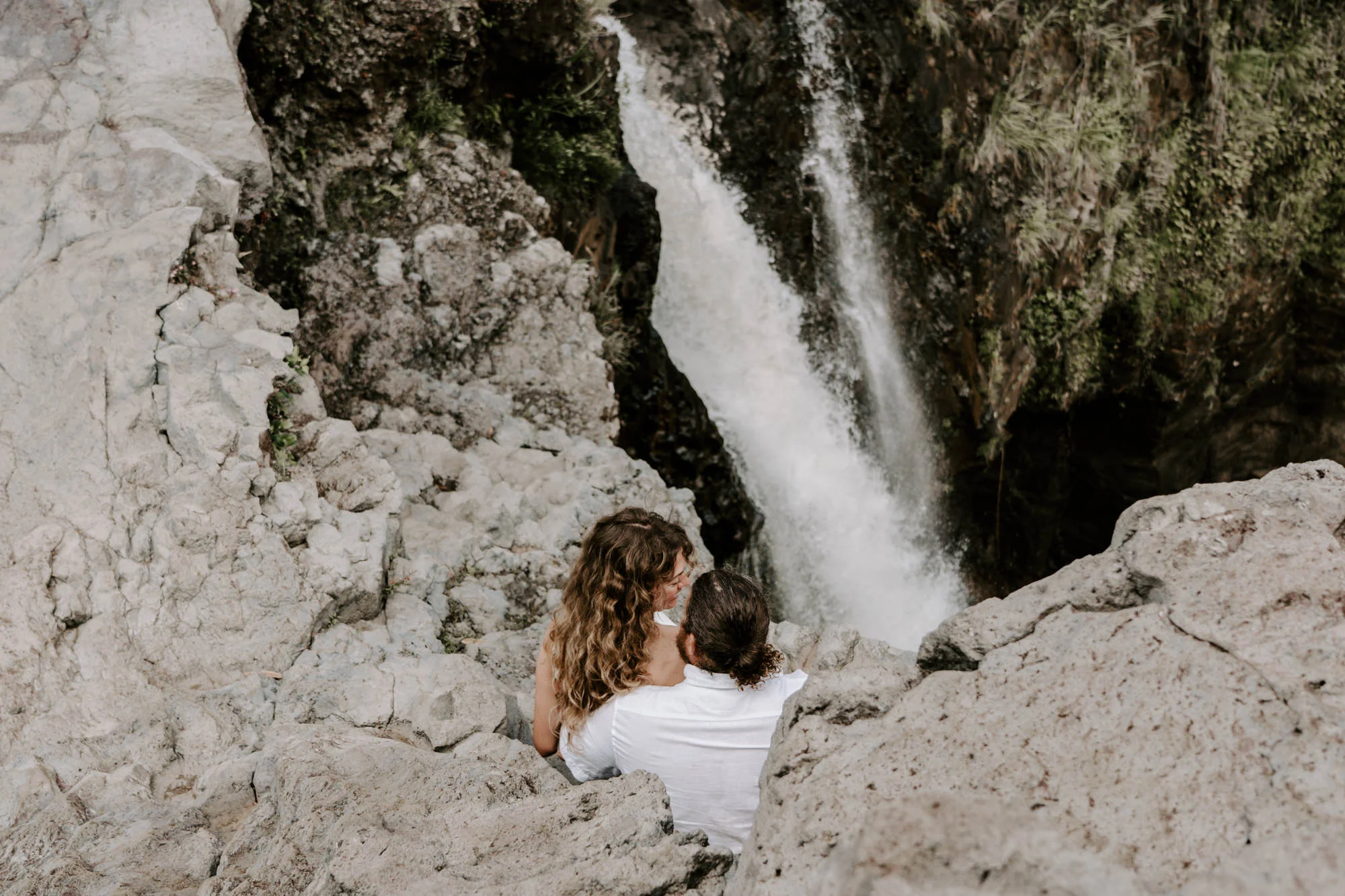 hawaii-waterfall-elopement-rainbow-falls.jpg