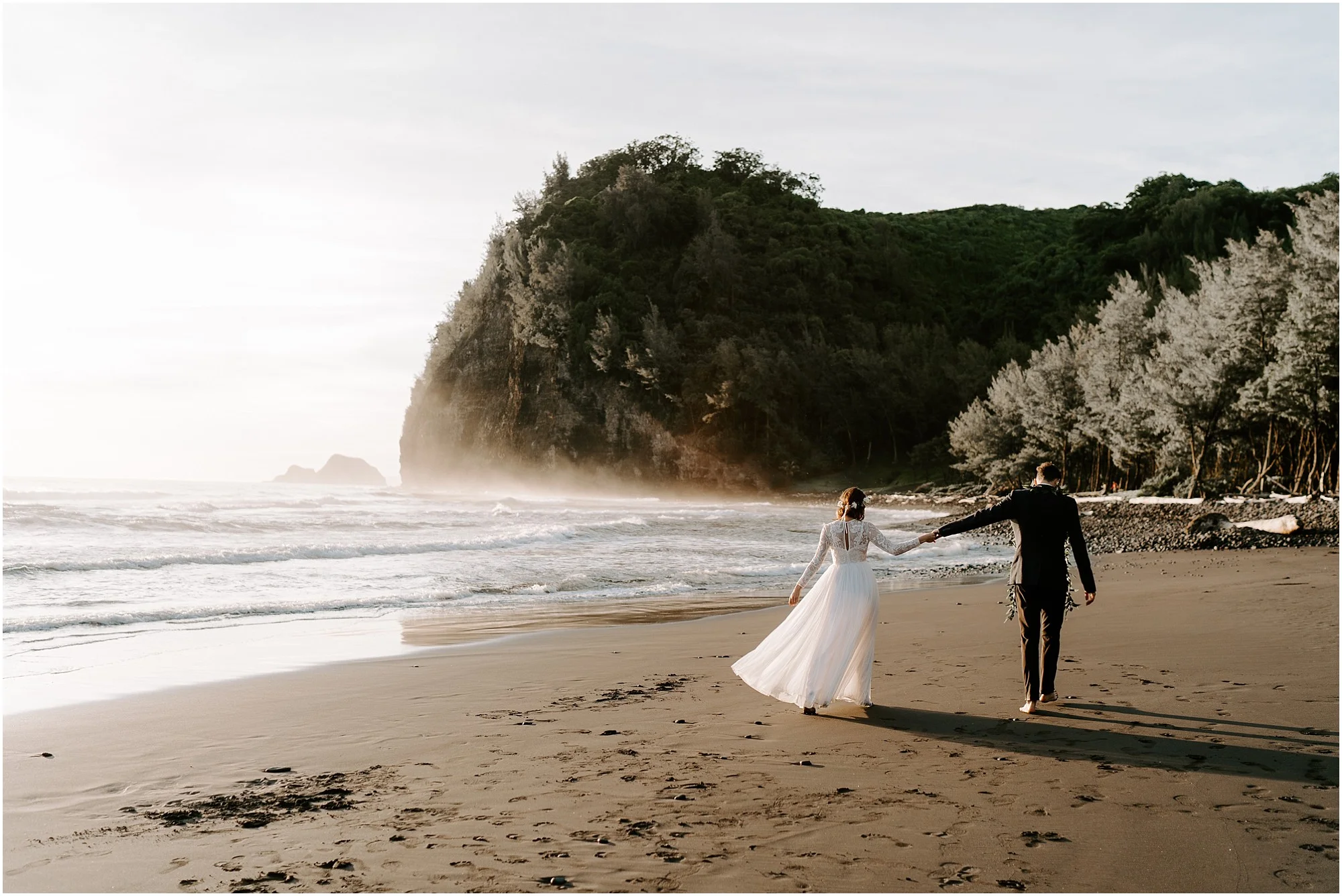 pololu-valley-sunrise-elopement-big-island_0048.jpg