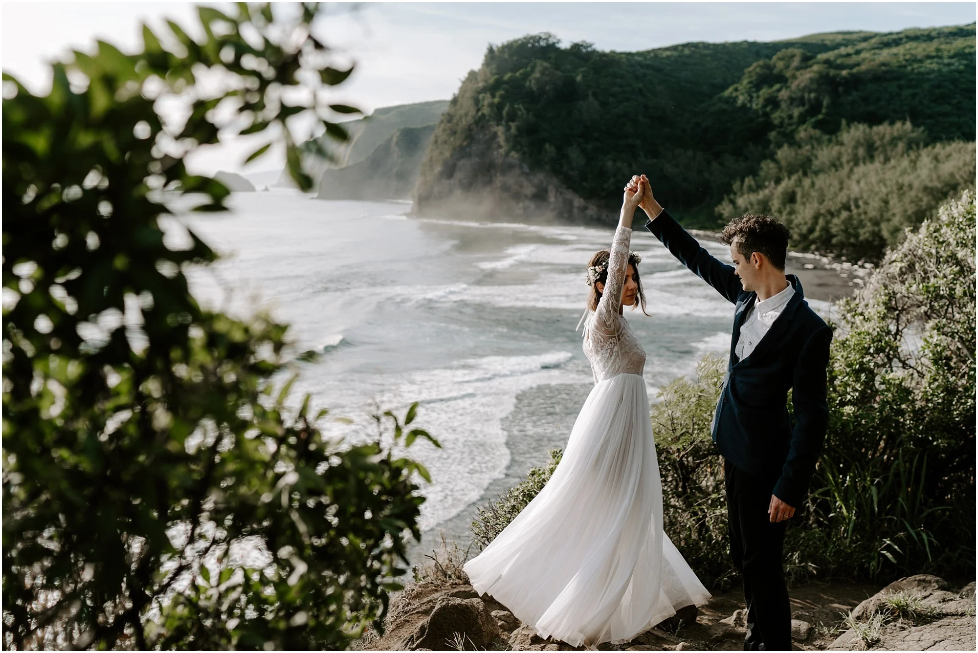 pololu-valley-sunrise-elopement-big-island_0079.jpg