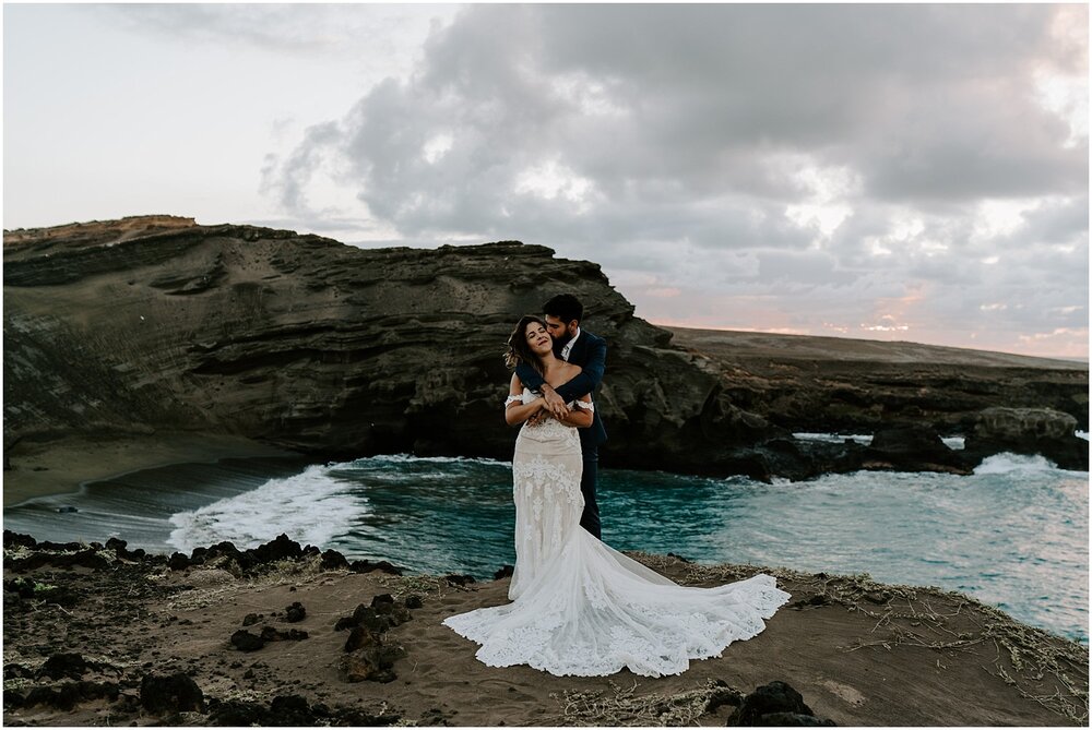 hawaii-hiking-elopement-green-sands-big-island_0009.jpg
