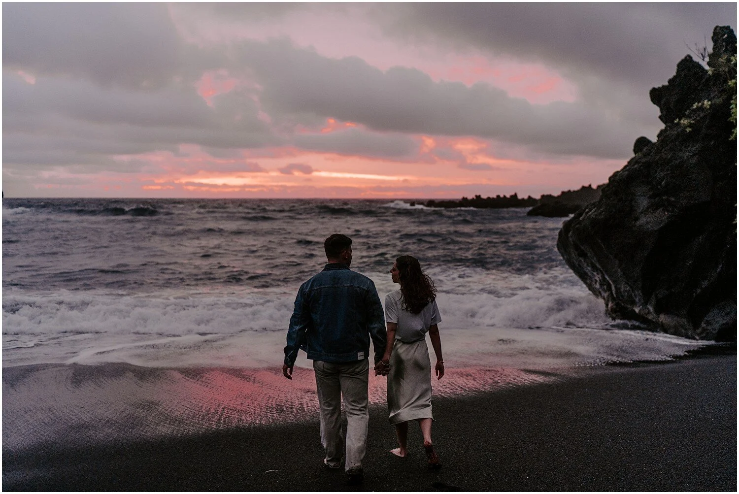 red-sand-beach-maui-honeymoon-adventure_0005.jpg