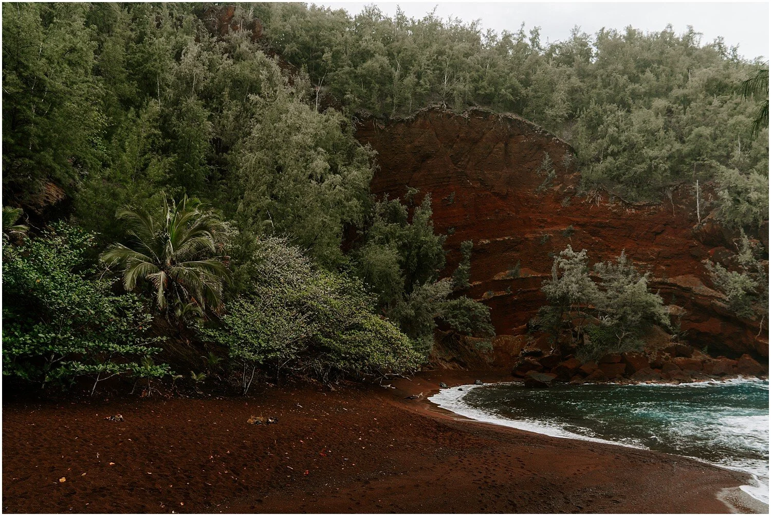 red-sand-beach-maui-honeymoon-adventure_0043.jpg