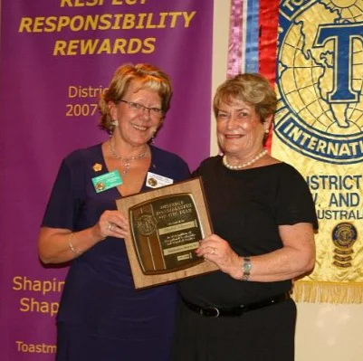 L-R: Sue Haynes, Elizabeth Wilson