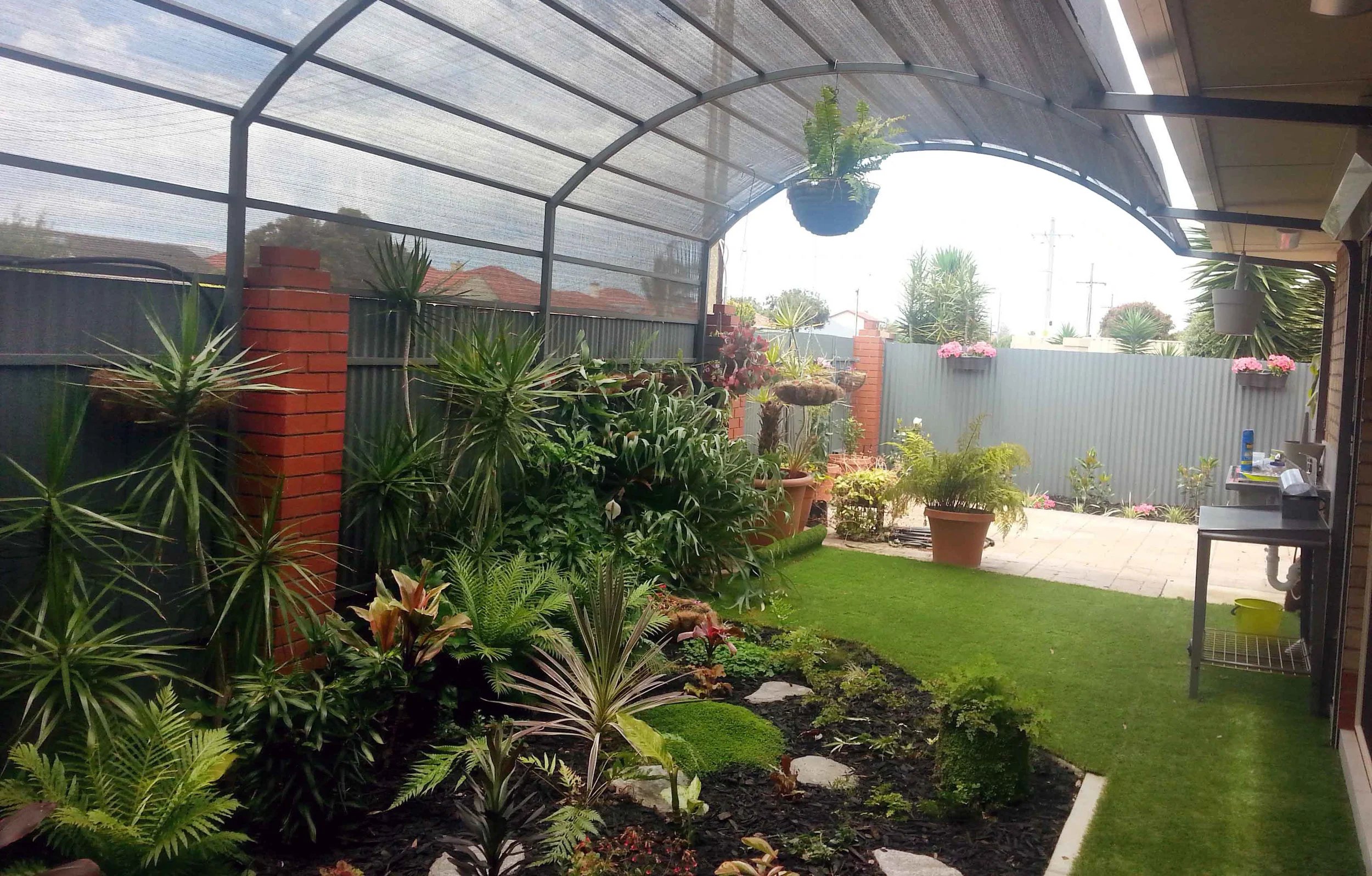 Custom pergola shade Sth aspect.jpg