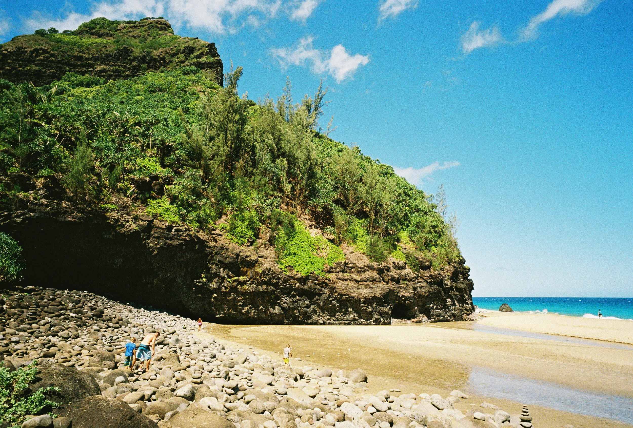 NĀ PALI COAST, KAUAI, HI • CONTAX G2 • KODAK ULTRAMAX 400