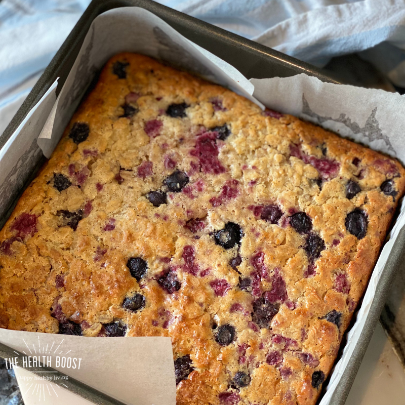 Oats &amp; greek yoghurt berry bake