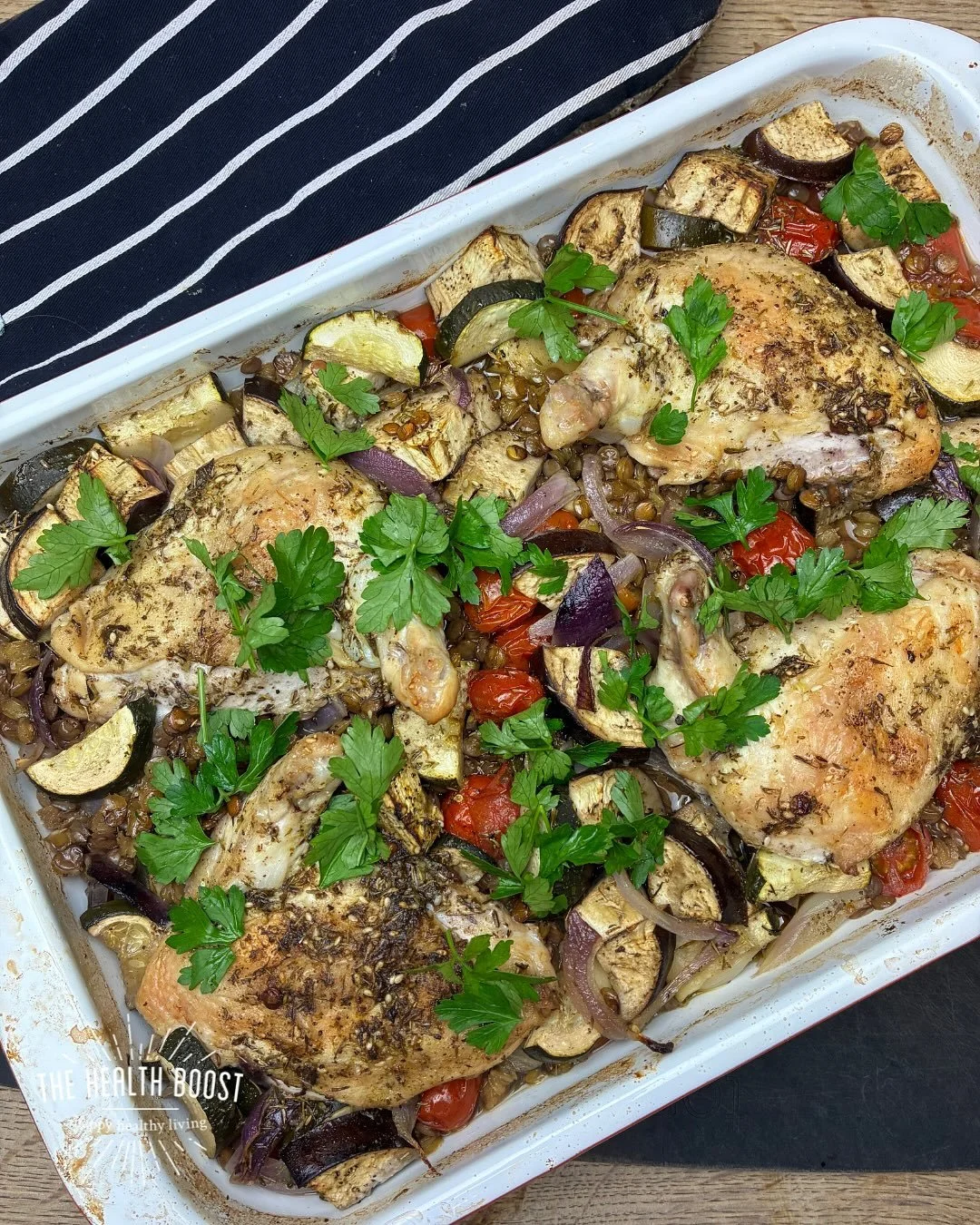 Another new recipe this week!⁣
⁣
We have been experimenting with one-pan dishes for minimal fuss.⁣
⁣
Making sure we still hit the high lean protein and high fibre our bodies need.⁣
⁣
This delicious 𝗭𝗮&rsquo;𝗮𝘁𝗮𝗿 𝗖𝗵𝗶𝗰𝗸𝗲𝗻 𝗮𝗻𝗱 𝗟𝗲𝗻𝘁𝗶