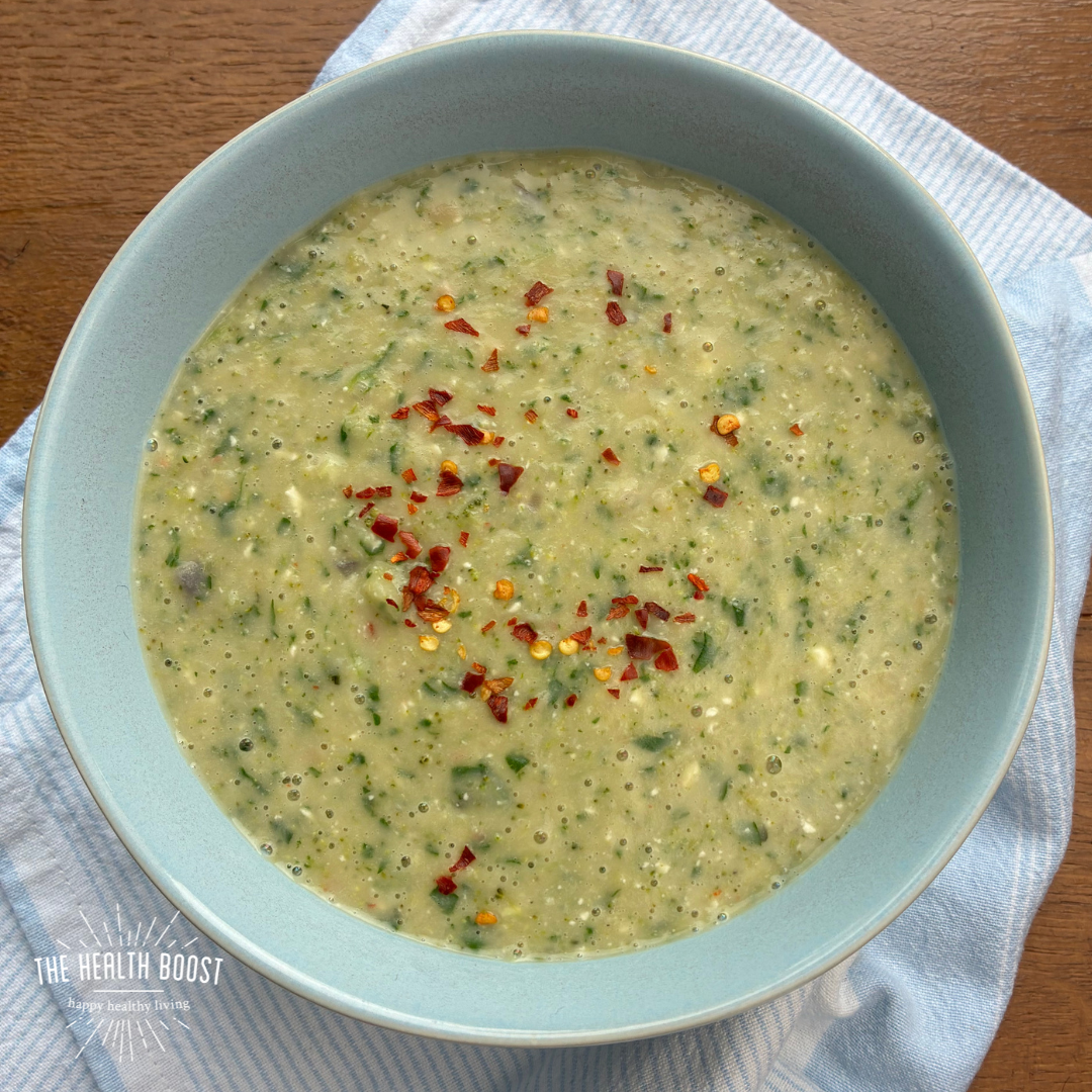 Cheesy broccoli and white bean soup