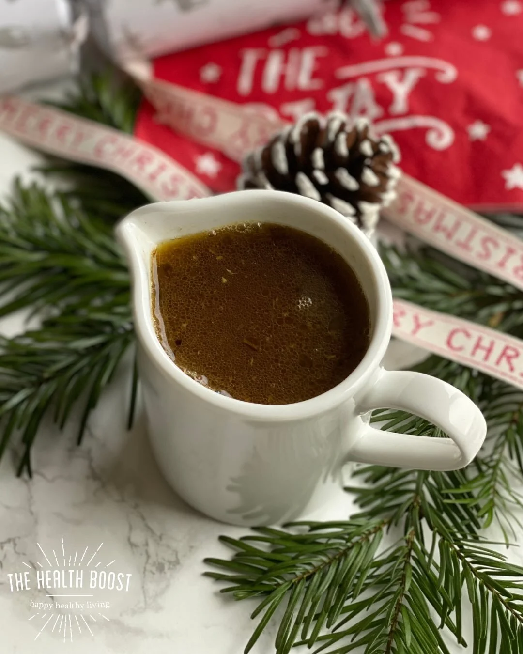 Every year a few weeks before Christmas I make 𝗝𝗮𝗺𝗶𝗲 𝗢𝗹𝗶𝘃𝗲𝗿&rsquo;𝘀 𝗚𝗲𝘁 𝗔𝗵𝗲𝗮𝗱 𝗖𝗵𝗿𝗶𝘀𝘁𝗺𝗮𝘀 𝗚𝗿𝗮𝘃𝘆.⁣
⁣
Not only is it delicious, but it saves time on the big day.⁣
⁣
Whether you are serving turkey, goose, beef or somethin